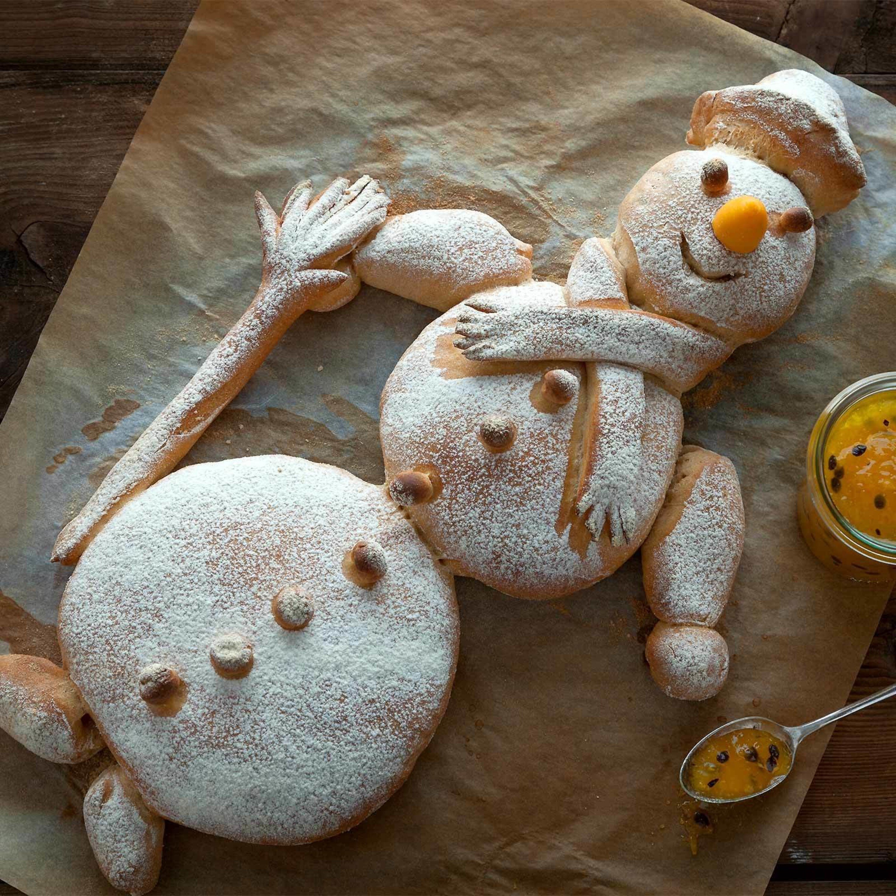 Schneemannbrot mit Mango-Passionsfrucht-Konfitüre