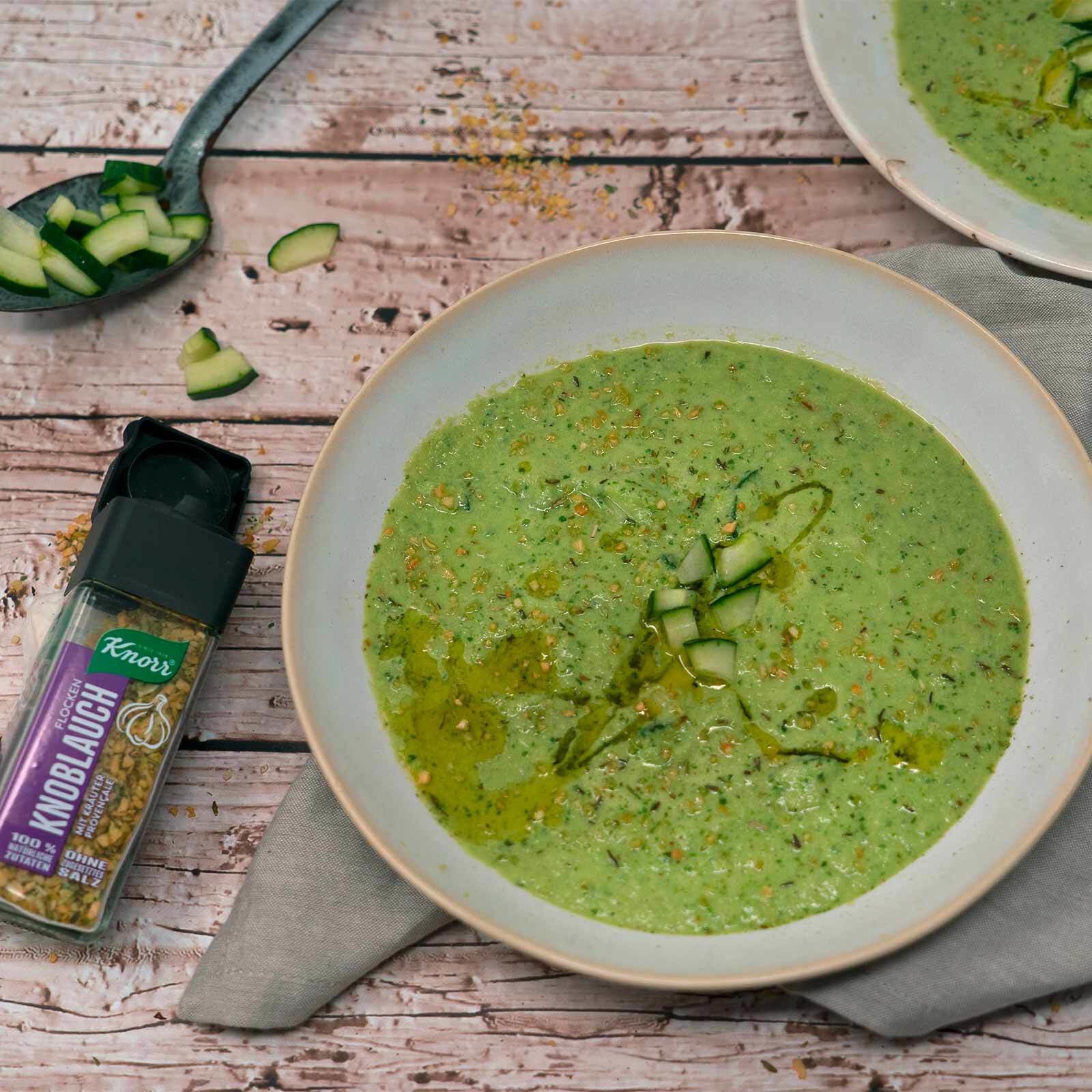 Kalte Gurkensuppe à Provençale