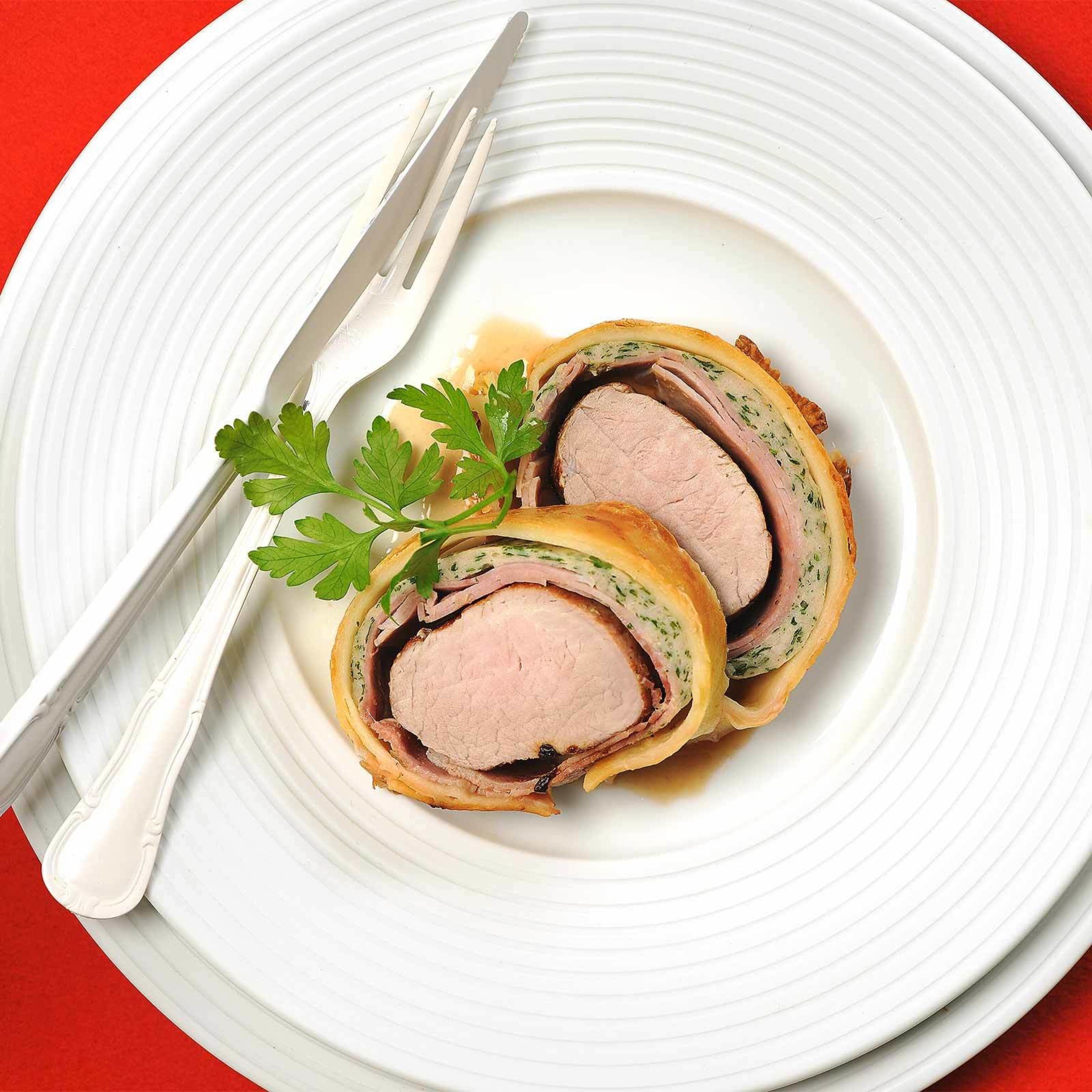 Glutenfreies Schweinsfilet im Teig