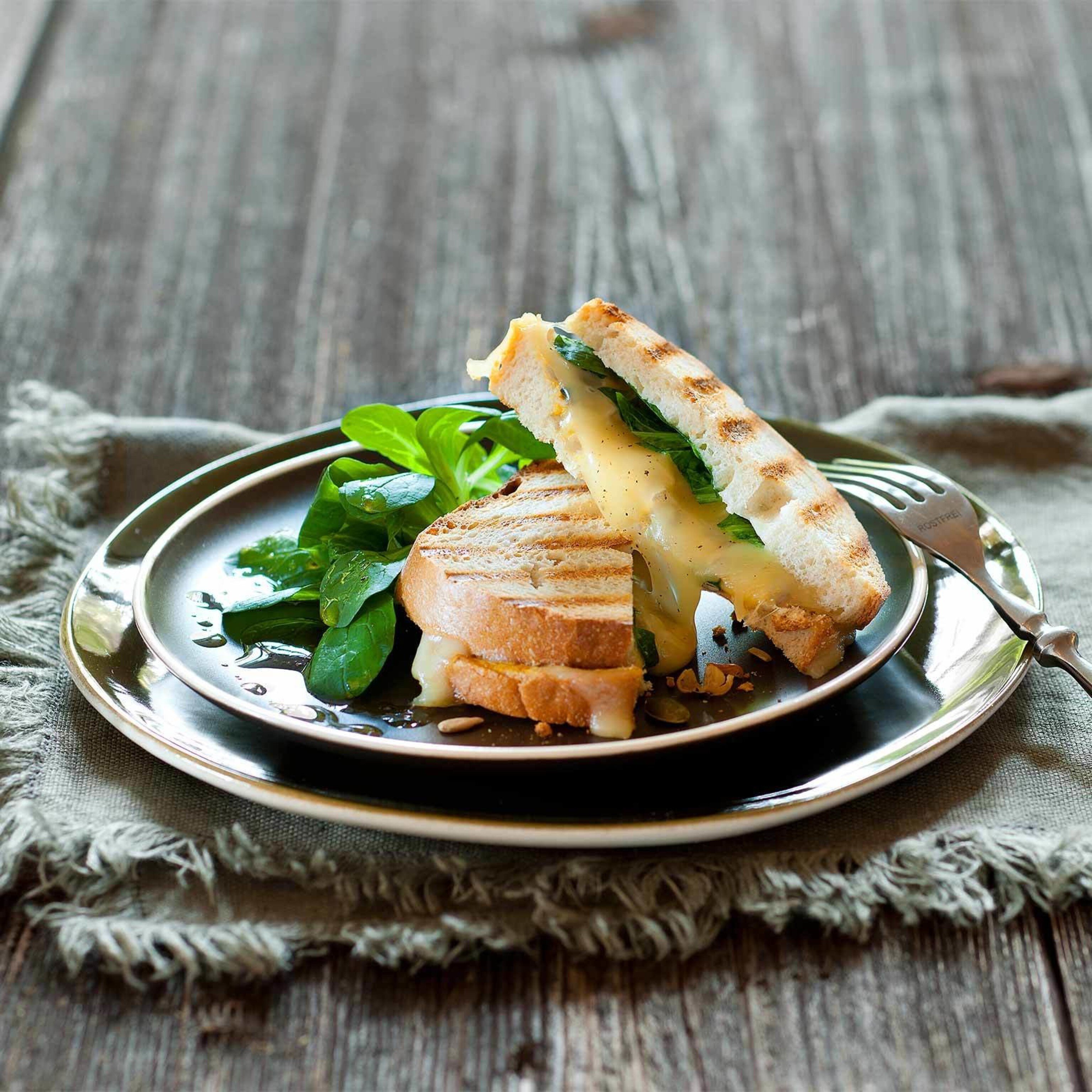 Croûtes au fromage grillées