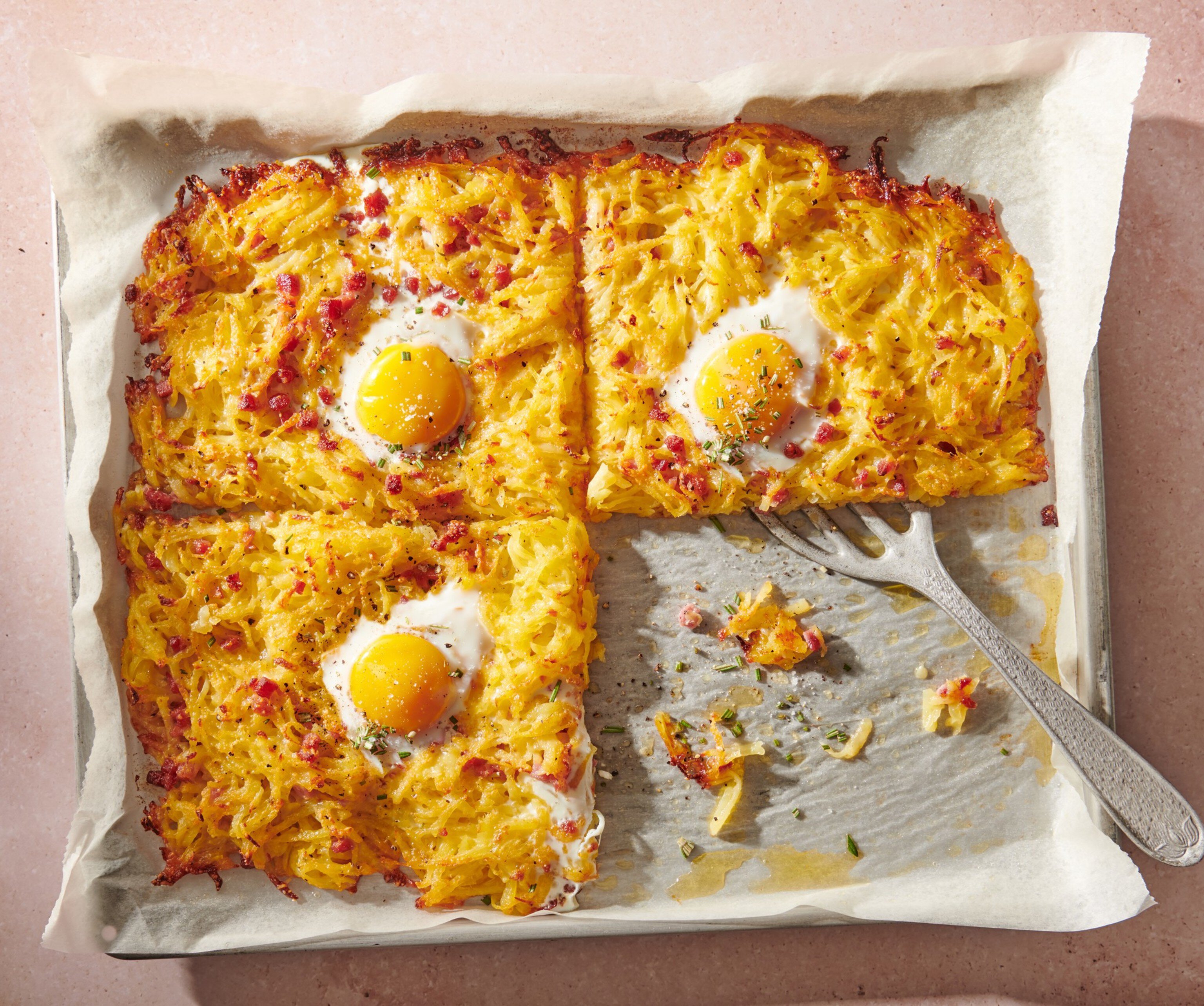 Blechrösti mit Spiegeleiern
