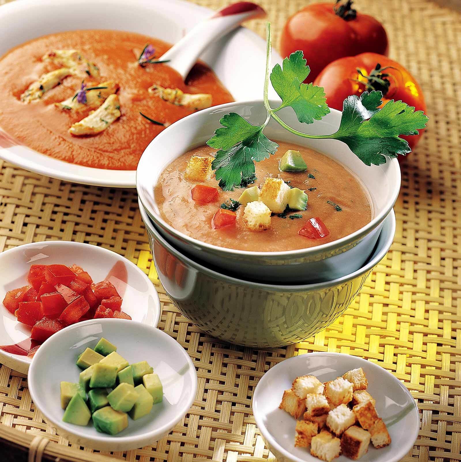 Kalte Tomaten-Avocado-Suppe