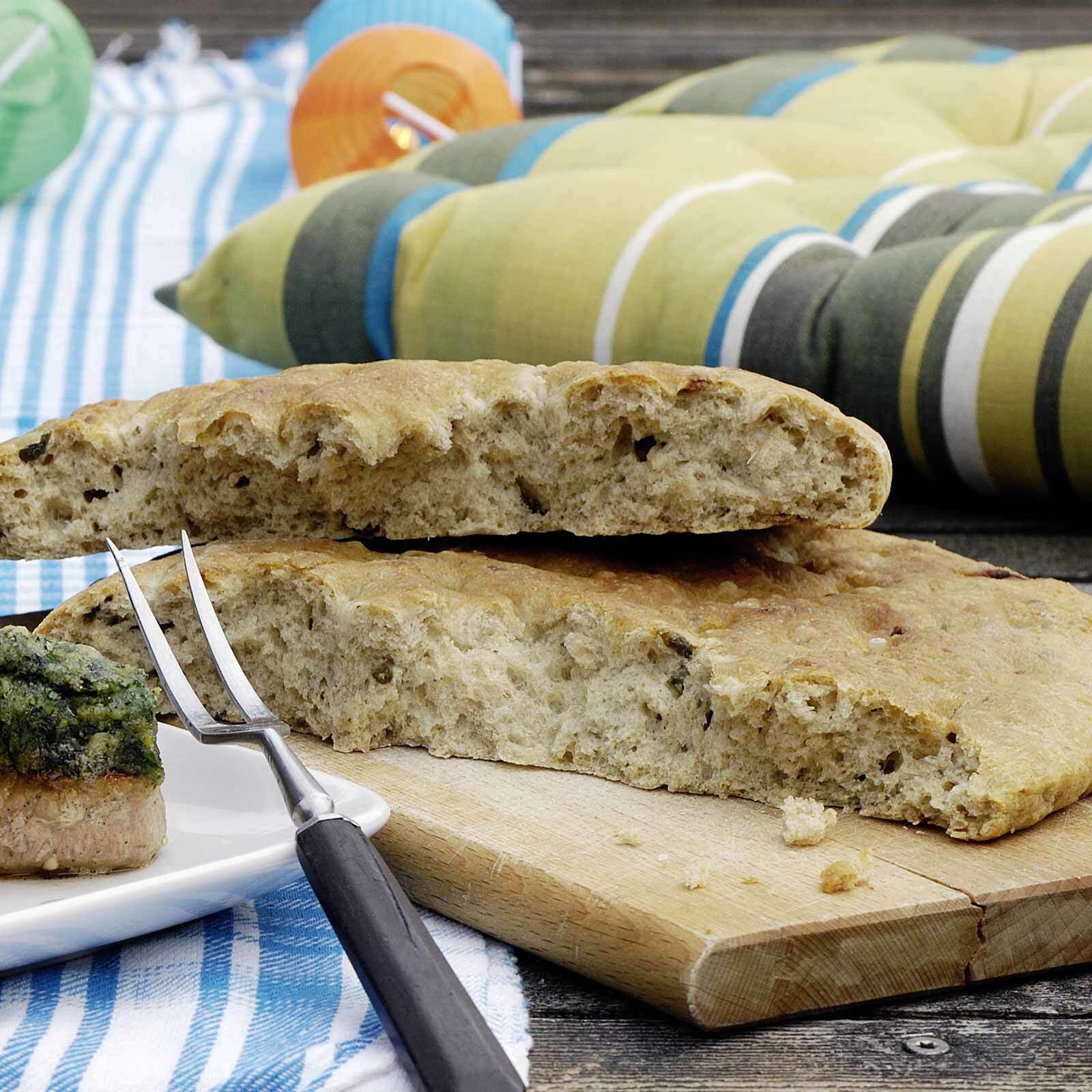 Kapern-Sardellen-Focaccia