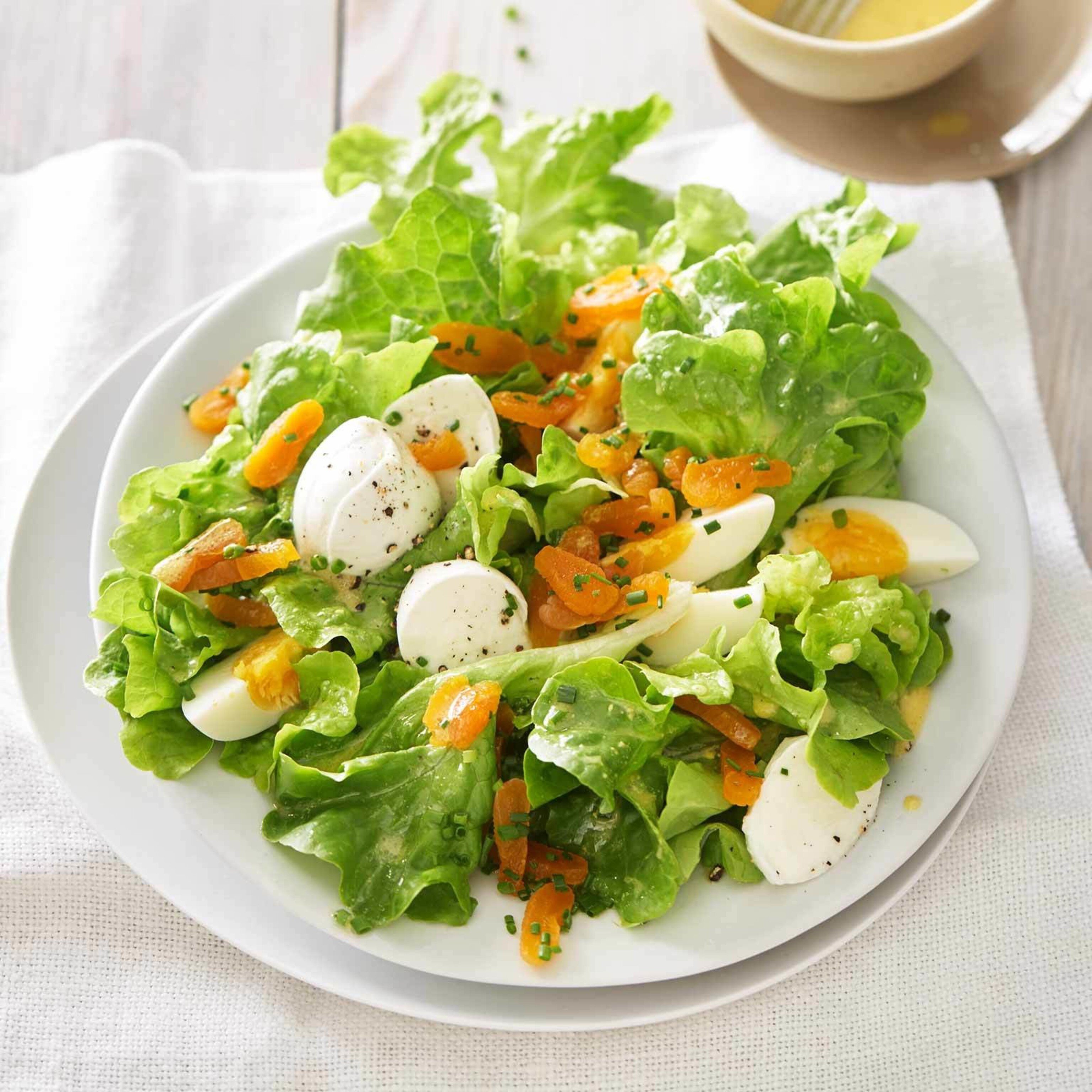 Blattsalat mit Mozzarella