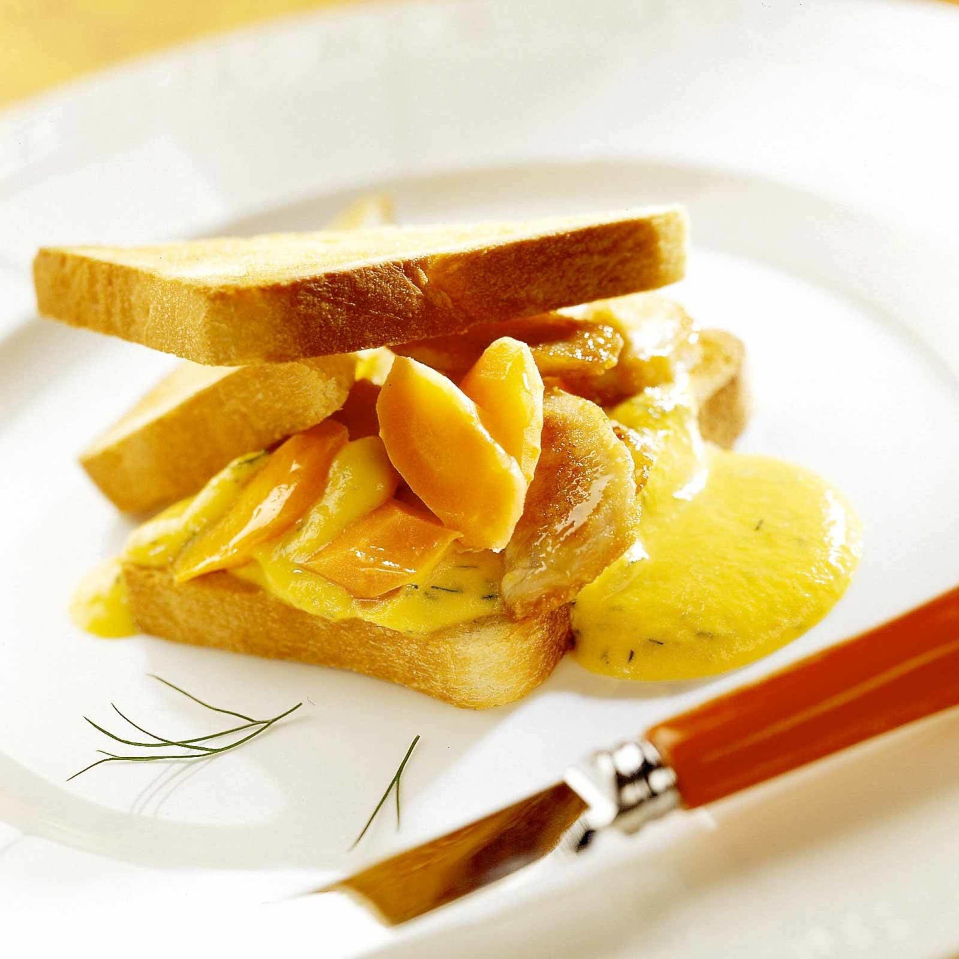 Kaninchen-Toasts mit Rüebli-Dill-Sauce