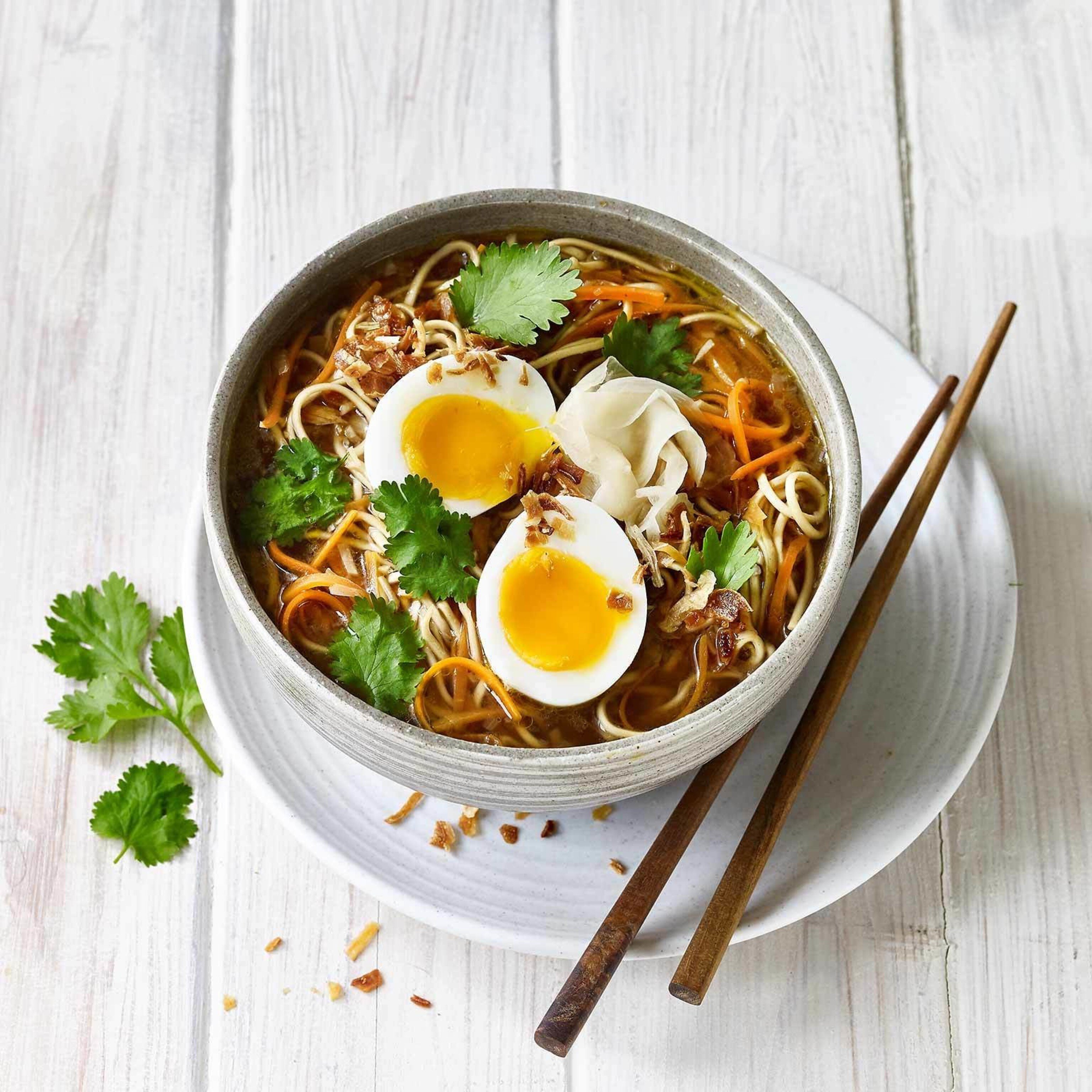 Ramen-Suppe mit Ei