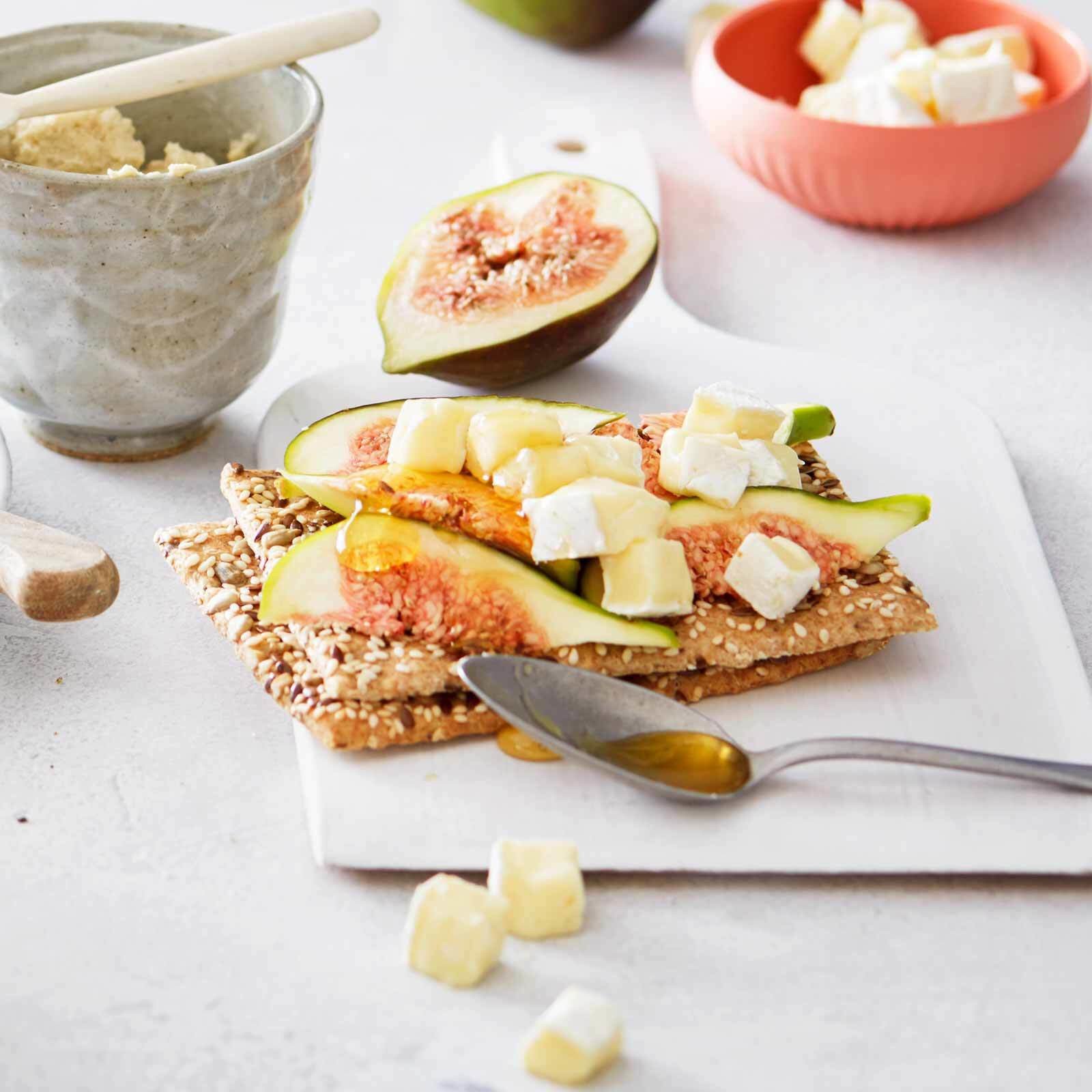 Pain croustillant brie-figues