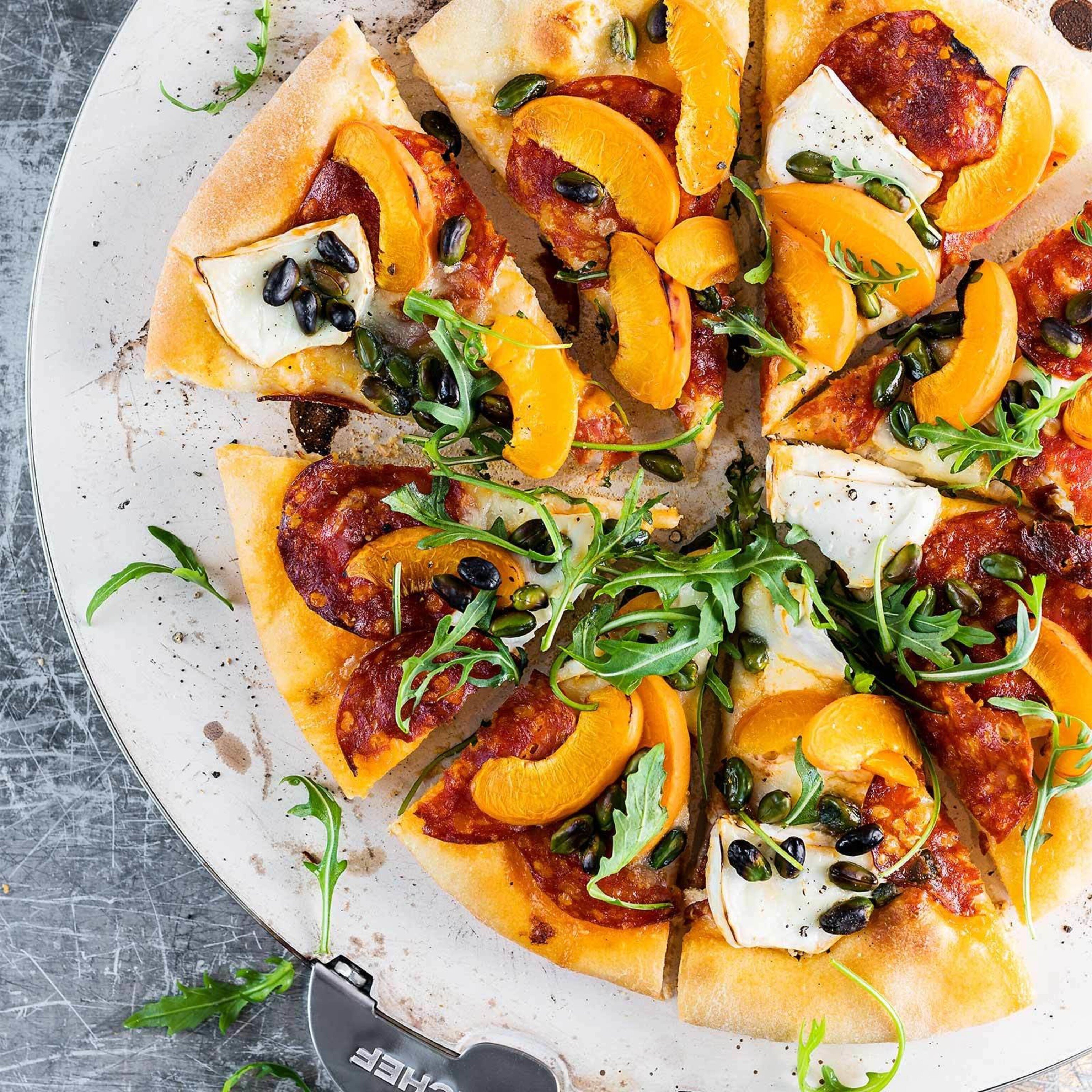 Pizza estivale avec chorizo et abricots