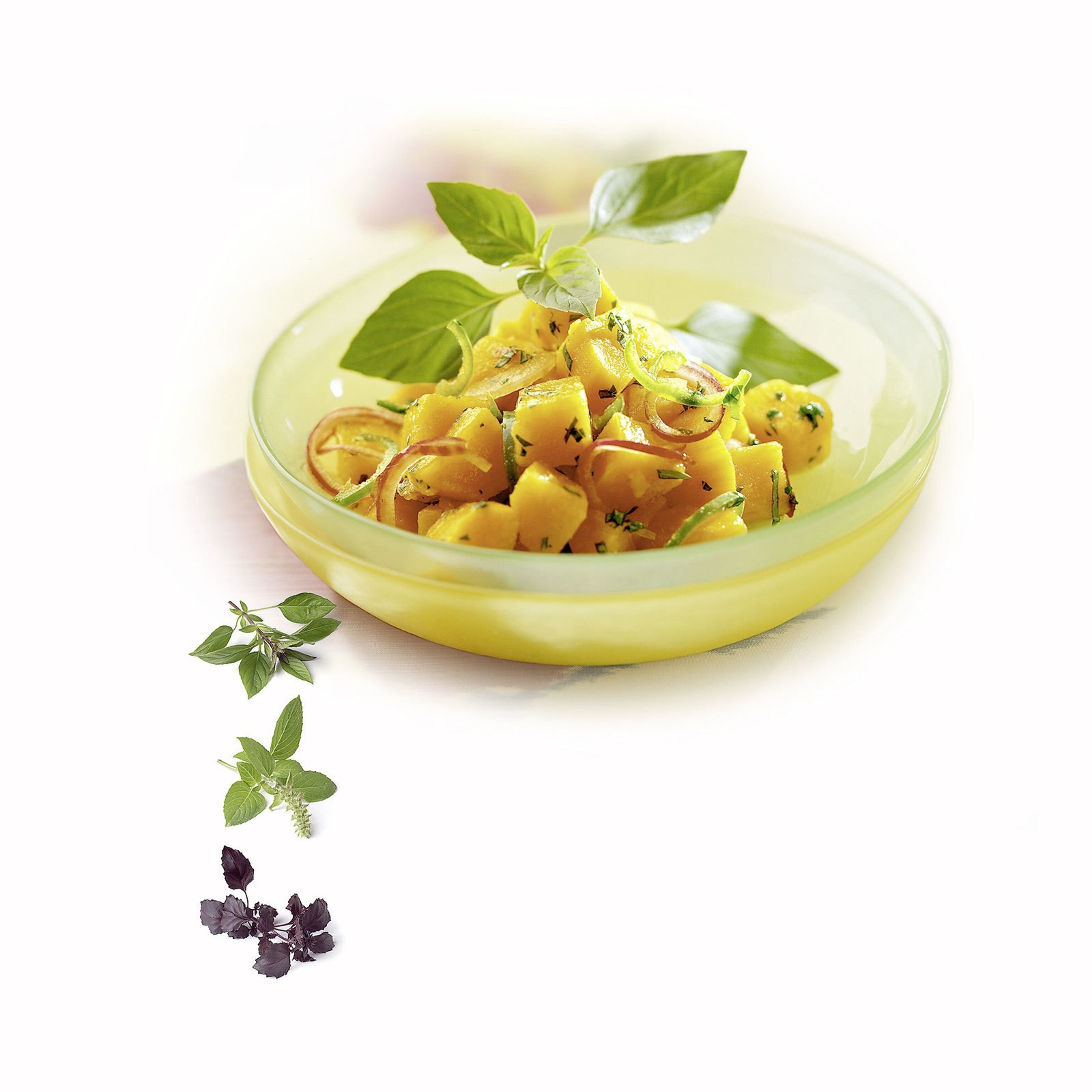 Süsskartoffelsalat mit Thai-Basilikum-Sauce