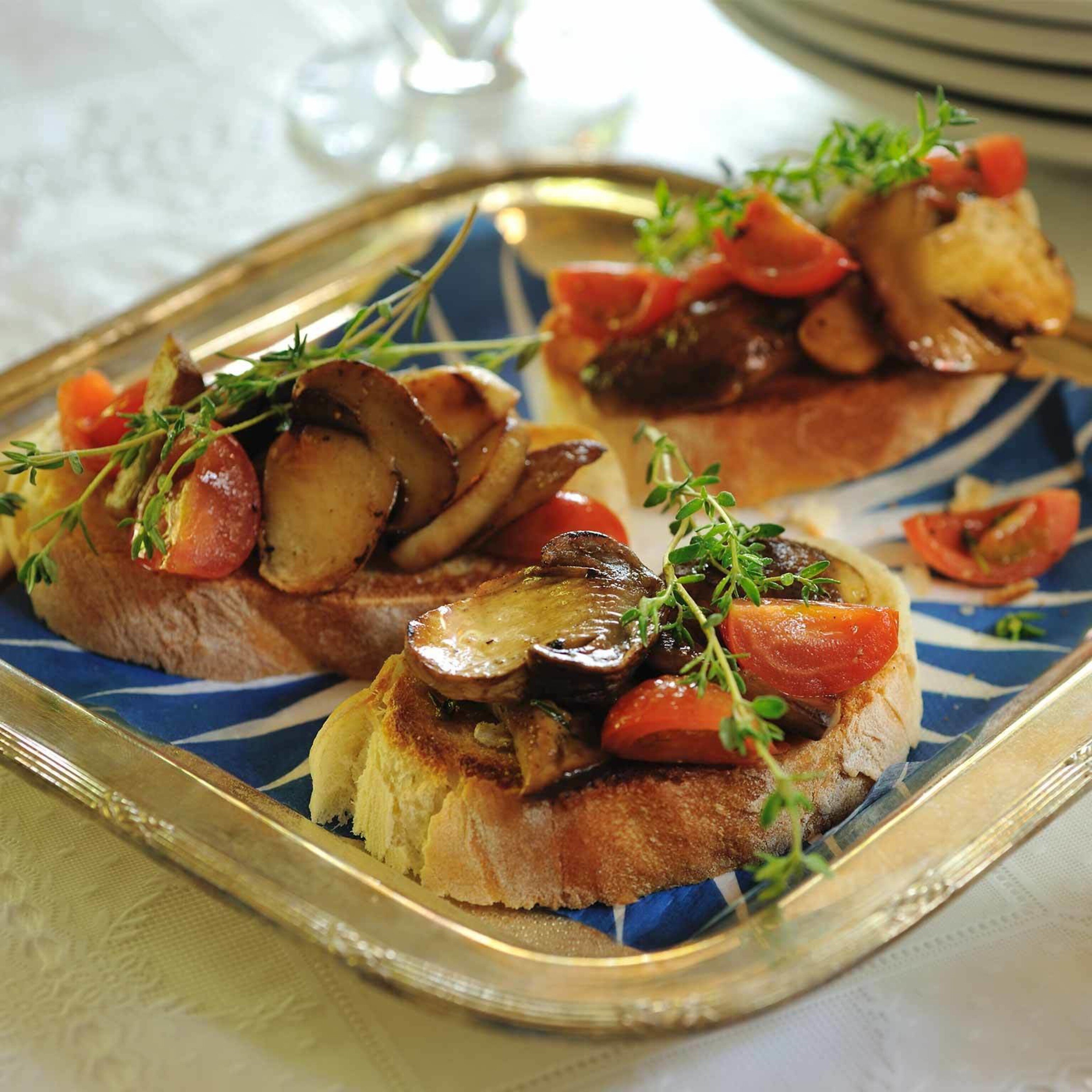 Bruschette con funghi porcini