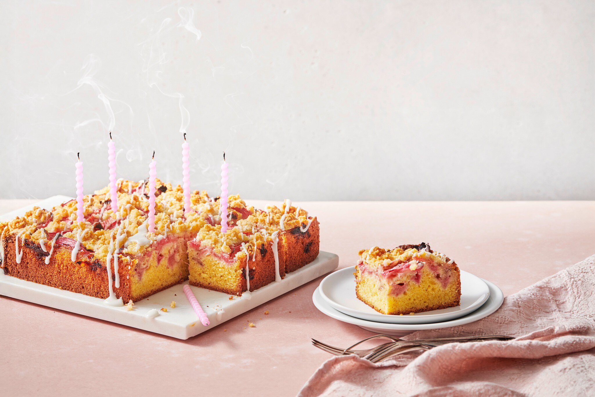 Rhabarberkuchen mit Streuseln