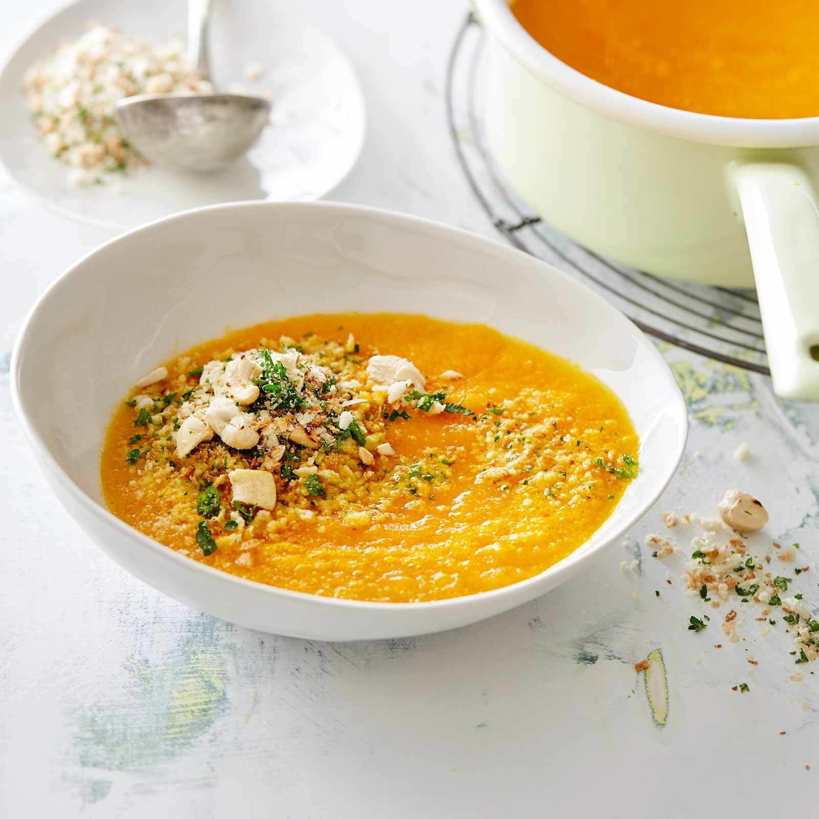 Rüebli-Suppe mit Knusperstreuseln
