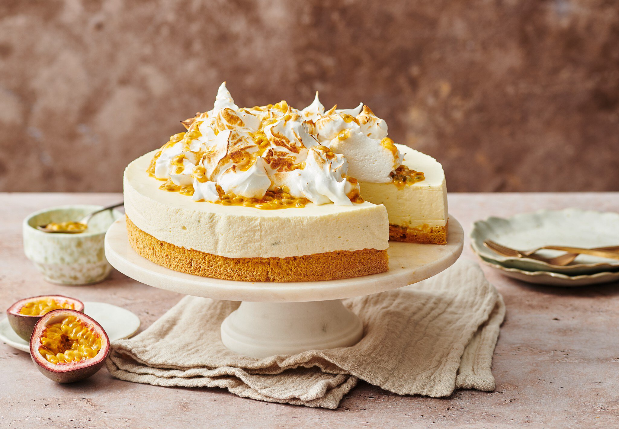 Mango-Passionsfrucht-Torte mit Meringuehaube