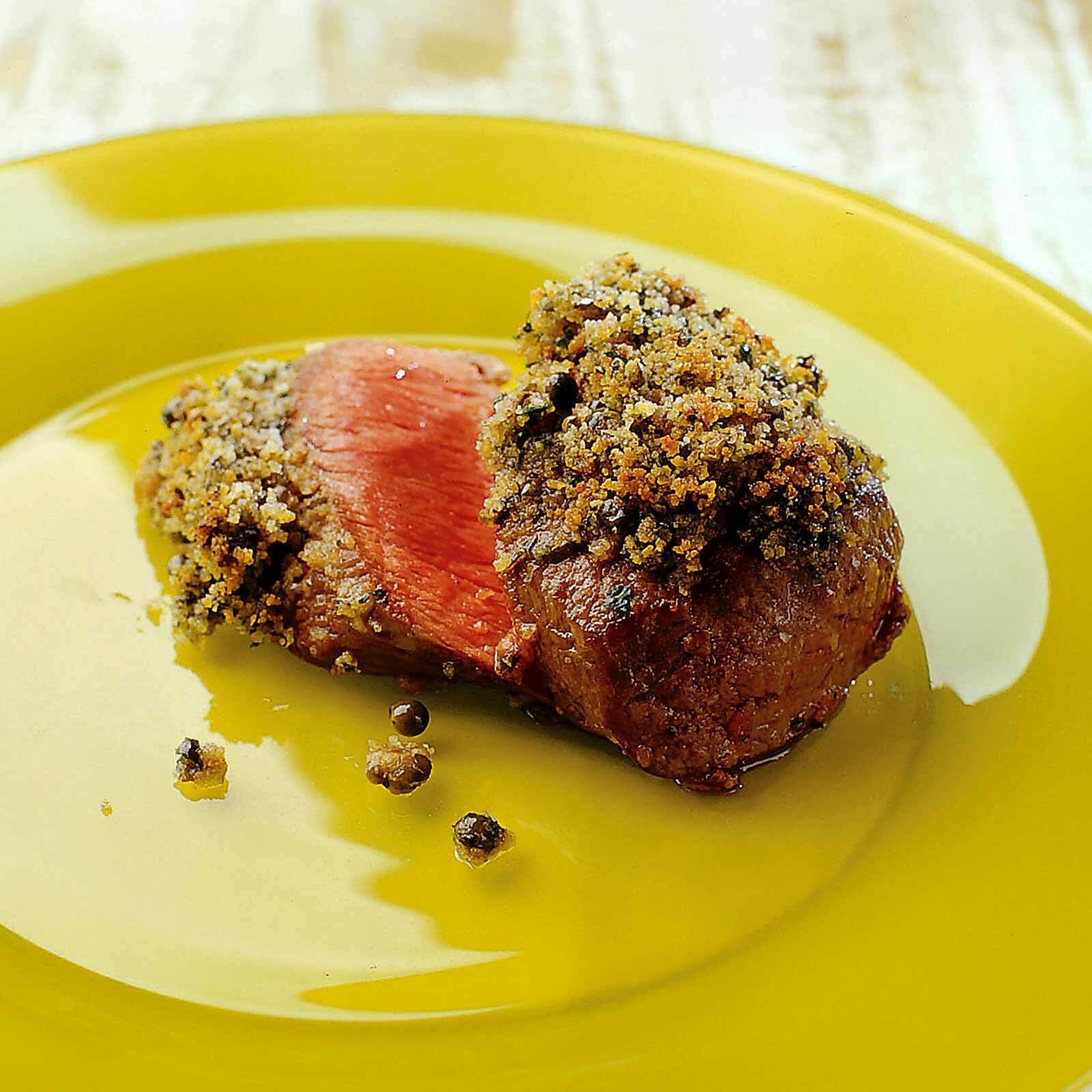 Lamm mit Pfeffer-Zimt-Kruste
