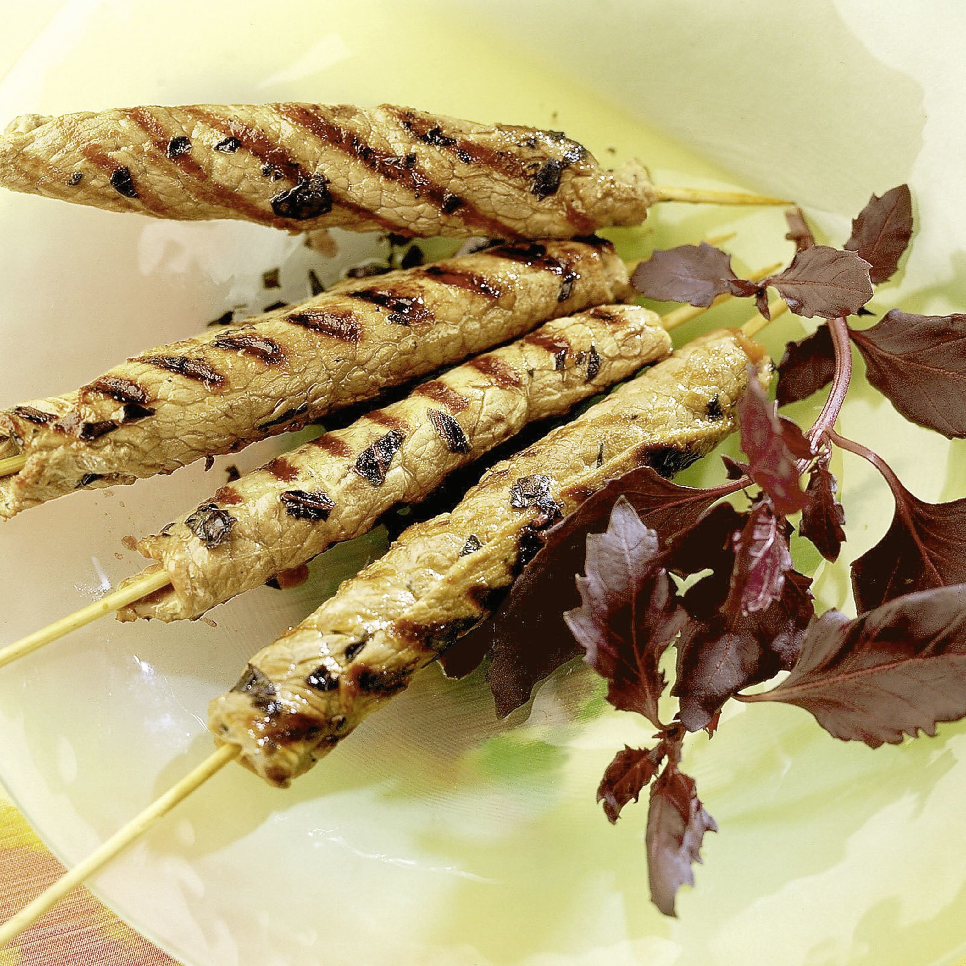 Brochettes au basilic rouge