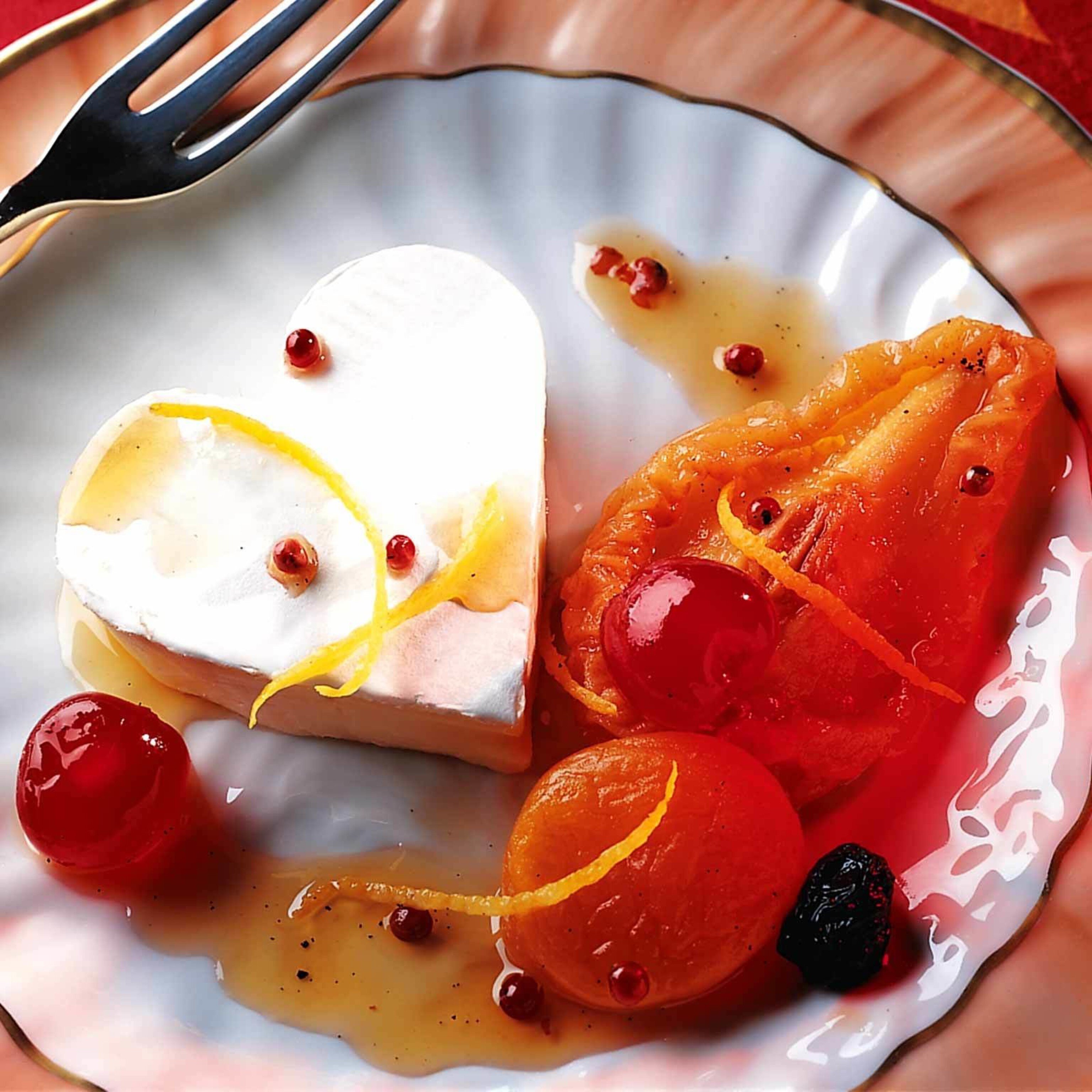 Brie-Herzen mit Dörrfrüchten