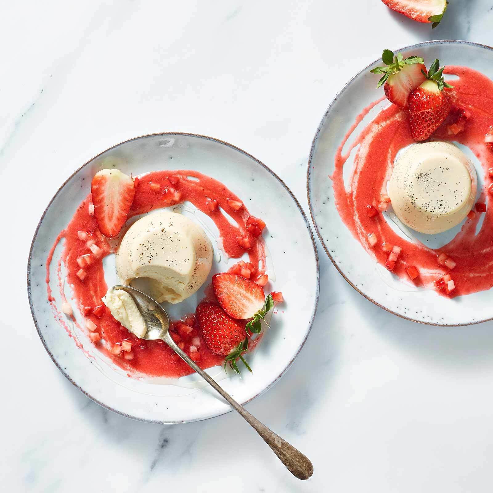 Panna cotta mit Erdbeeren