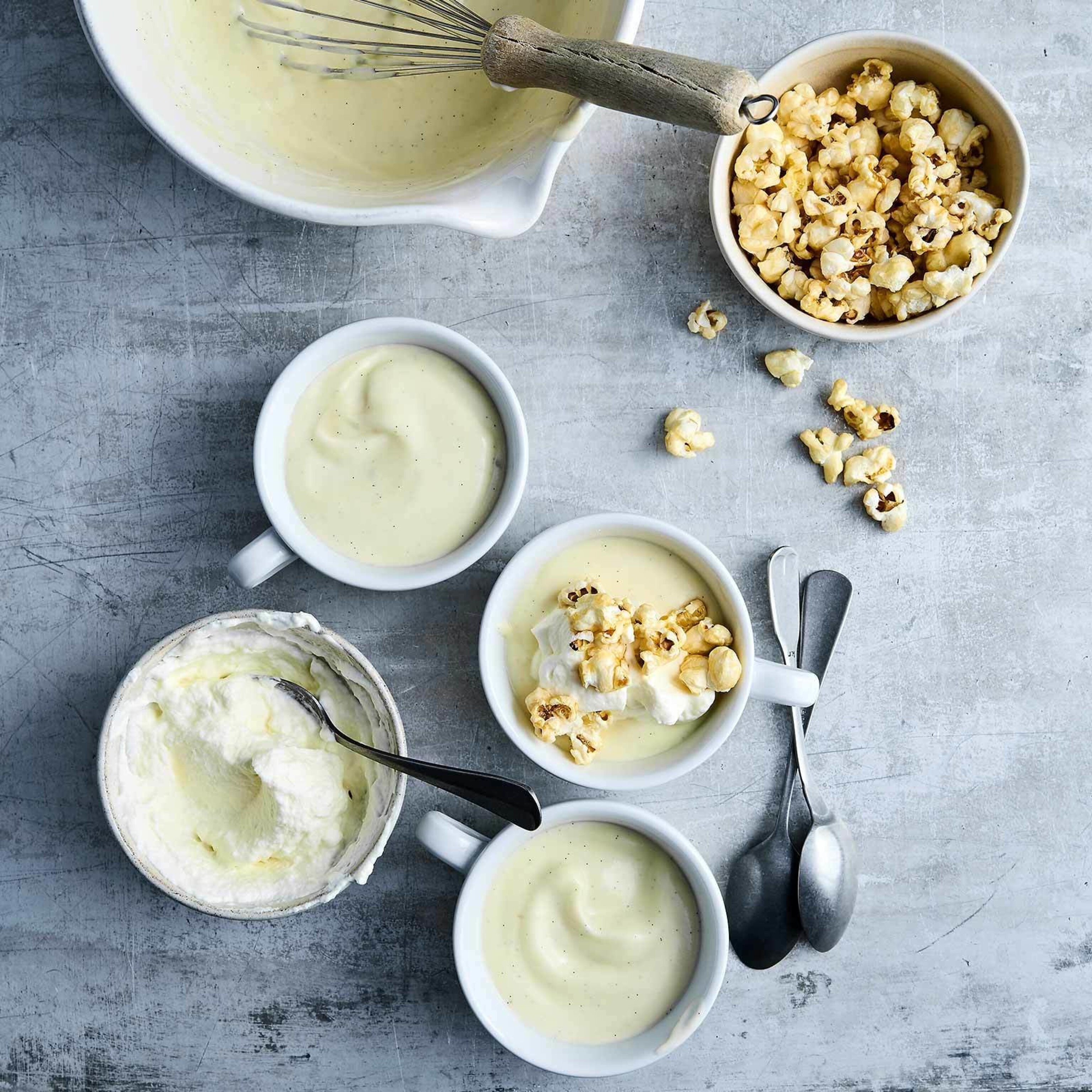 Crème à la vanille et pop-corn au caramel