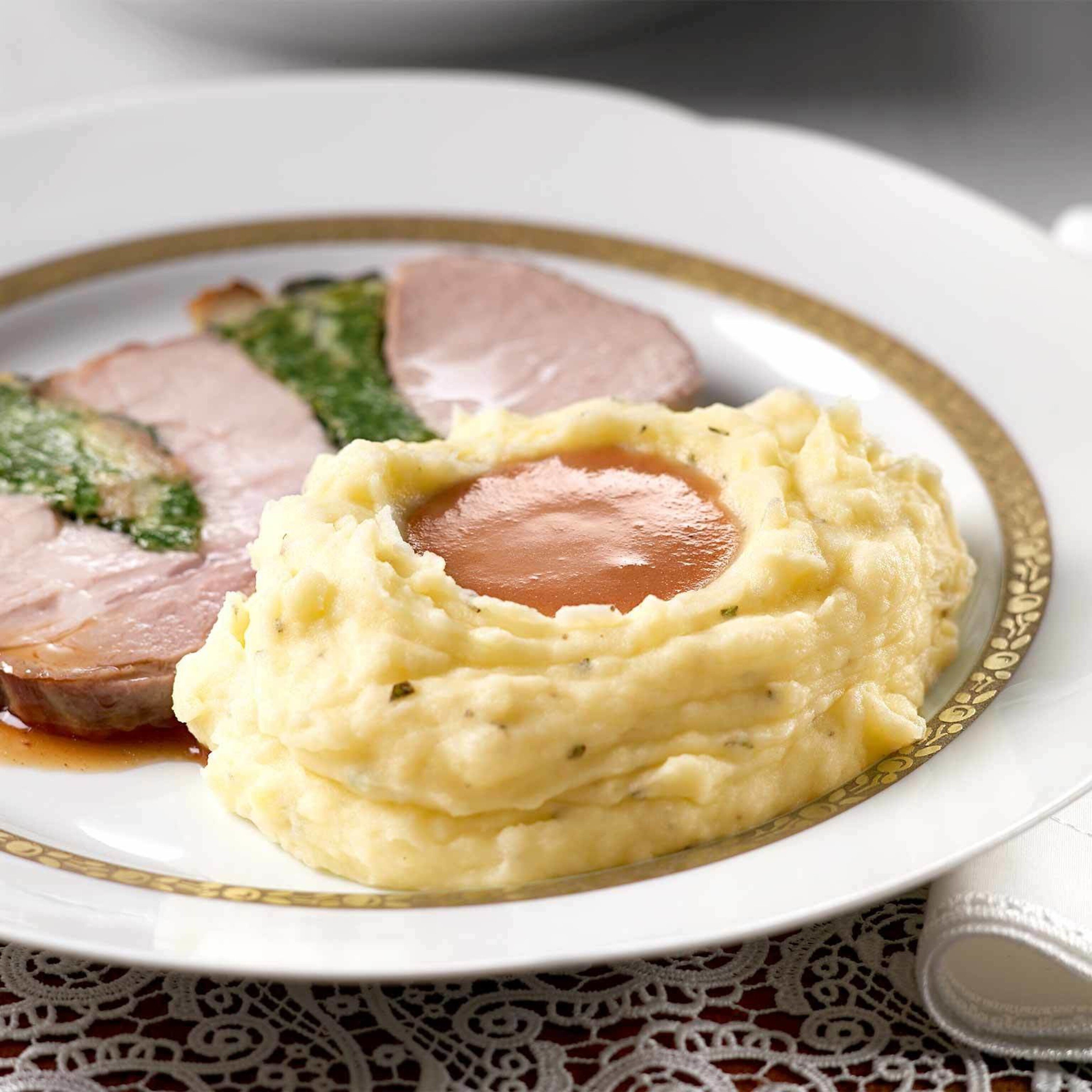 Gefüllter Braten mit Sauce
