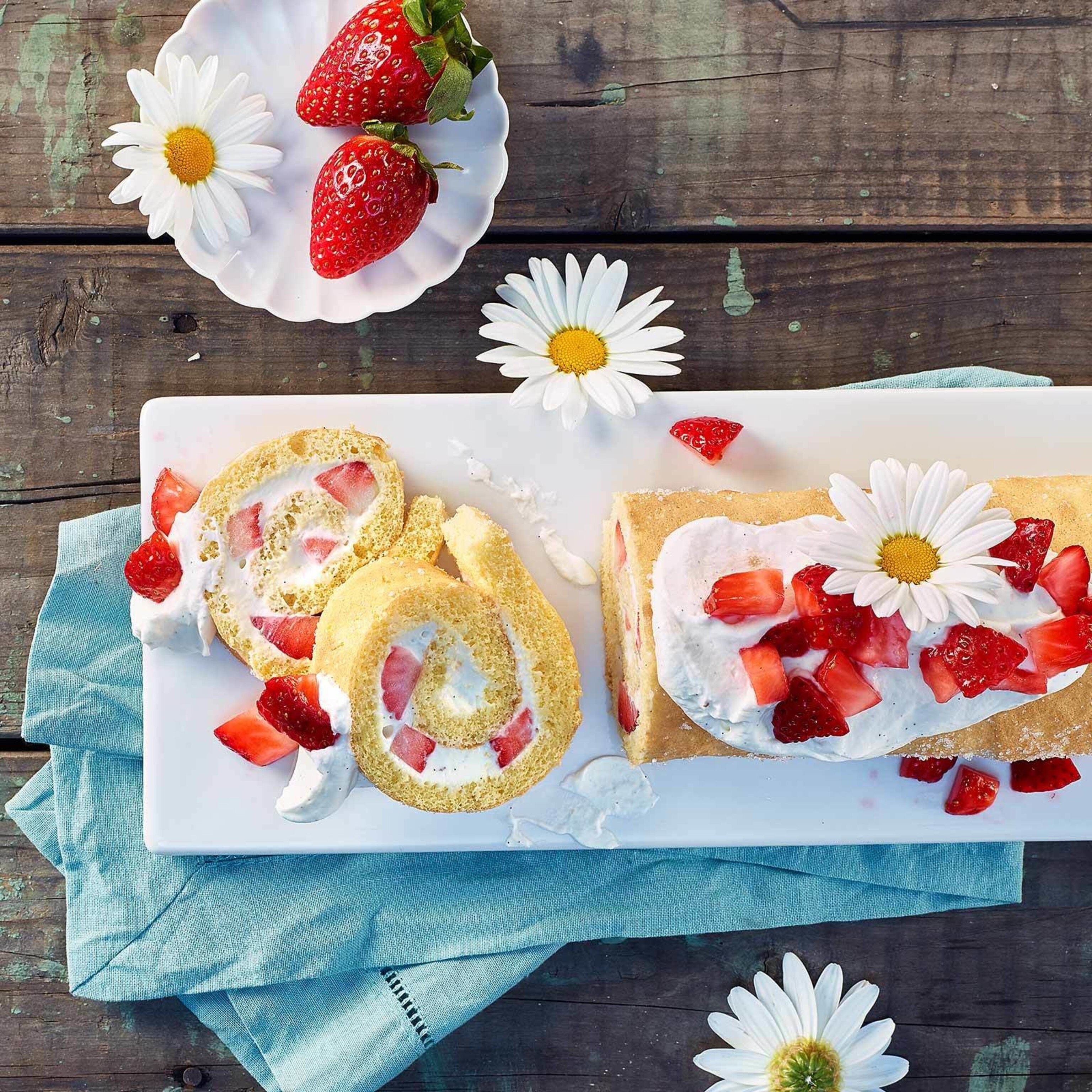 Glutenfreie Erdbeer-Quarkroulade