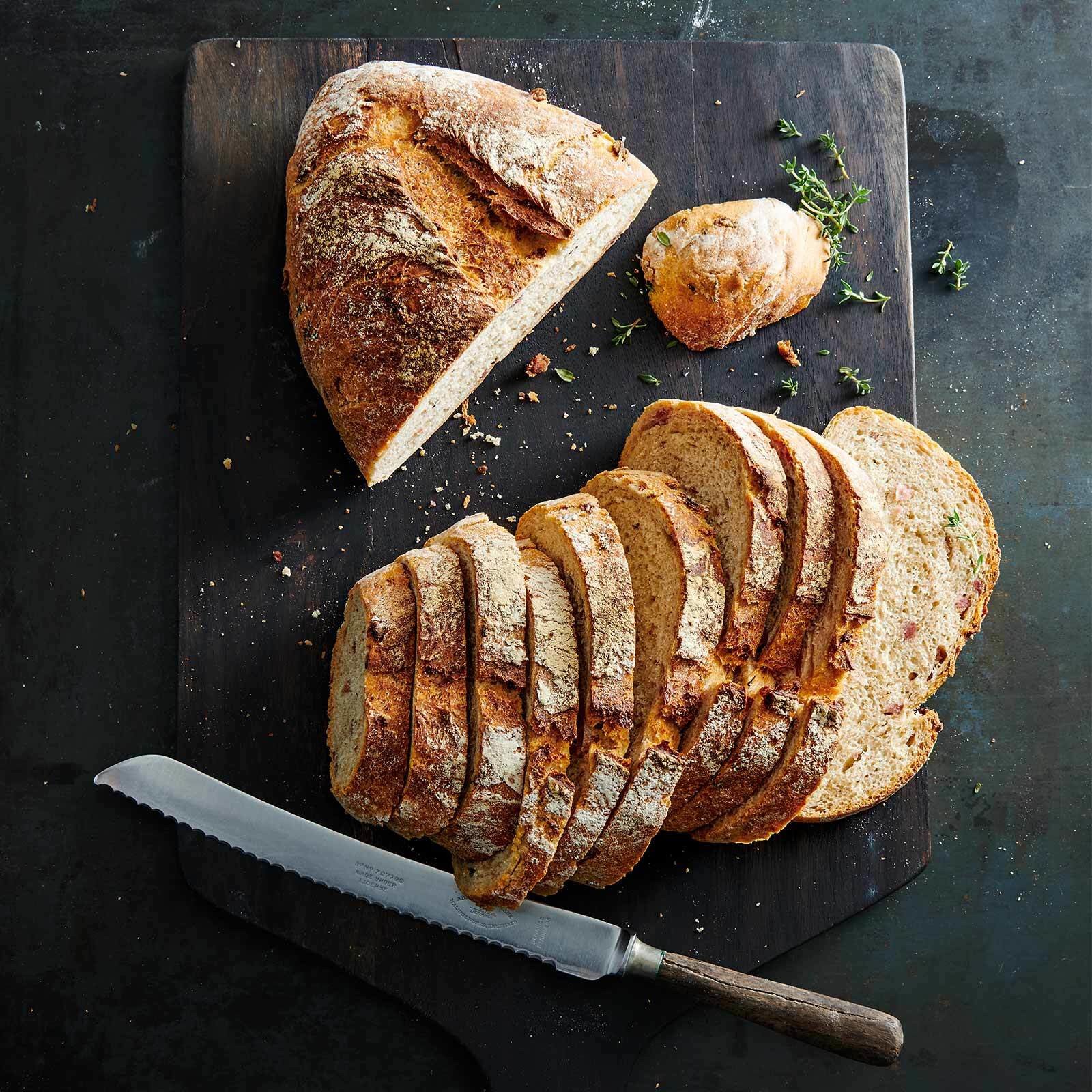 Speckbrot mit Thymian
