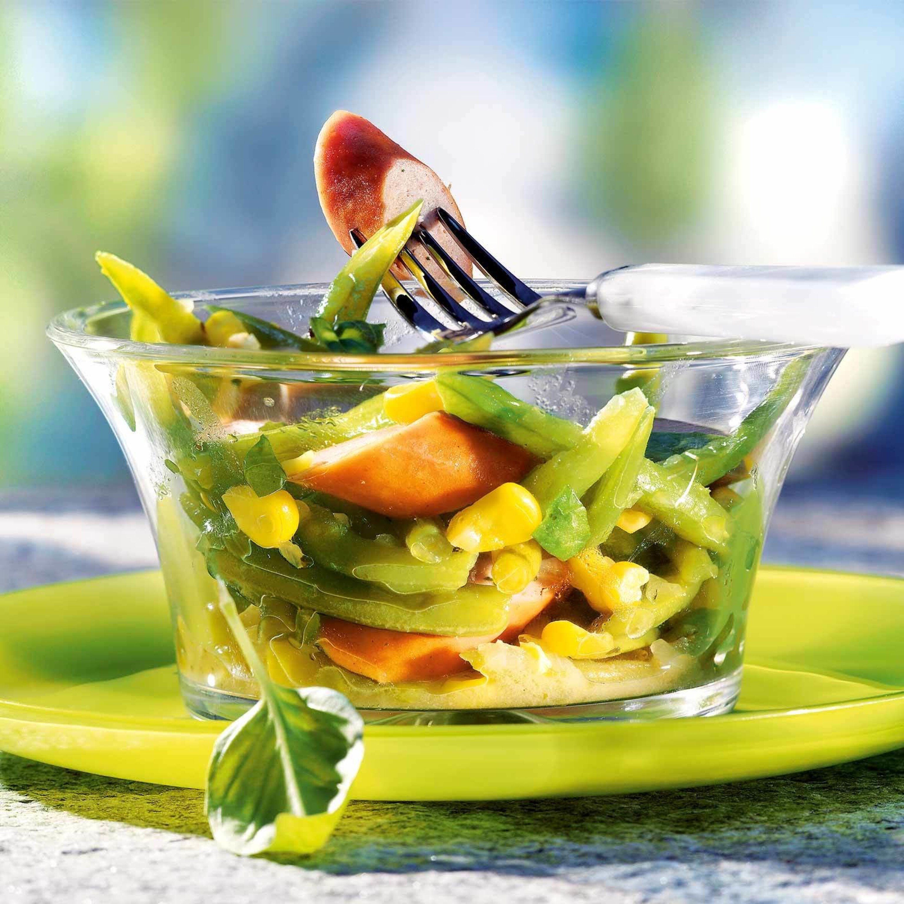 Bohnen-Mais-Salat mit Wienerli