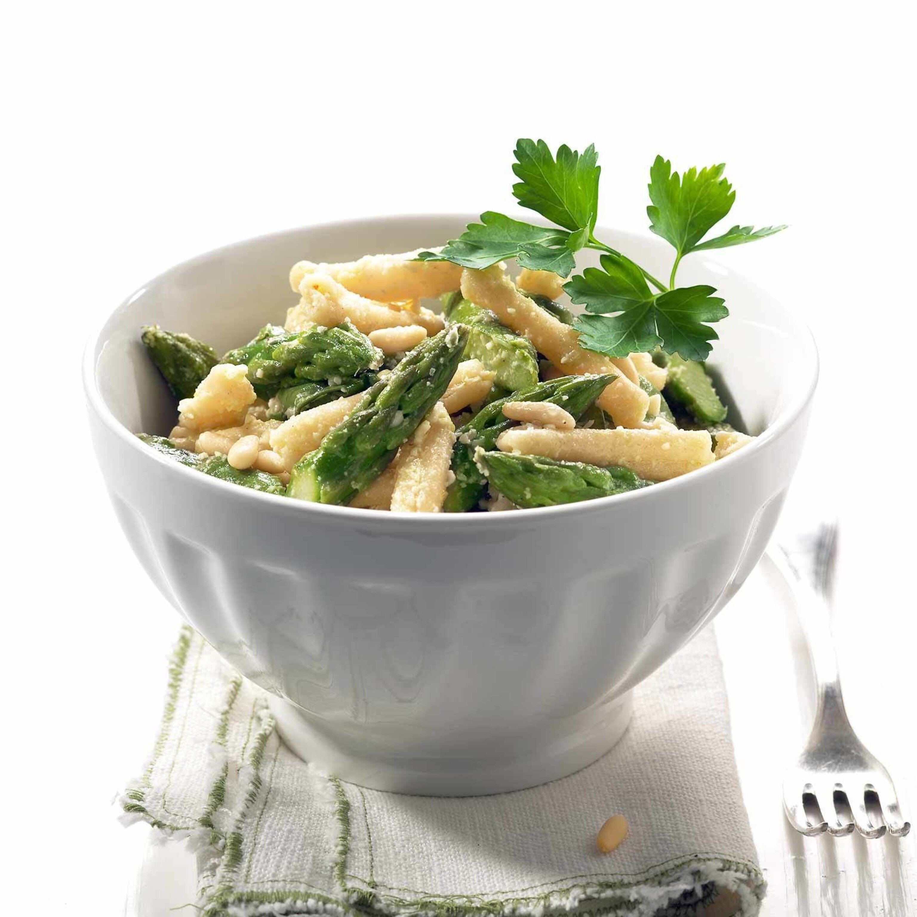 Pasta mit Spargeln und Zitronenpesto