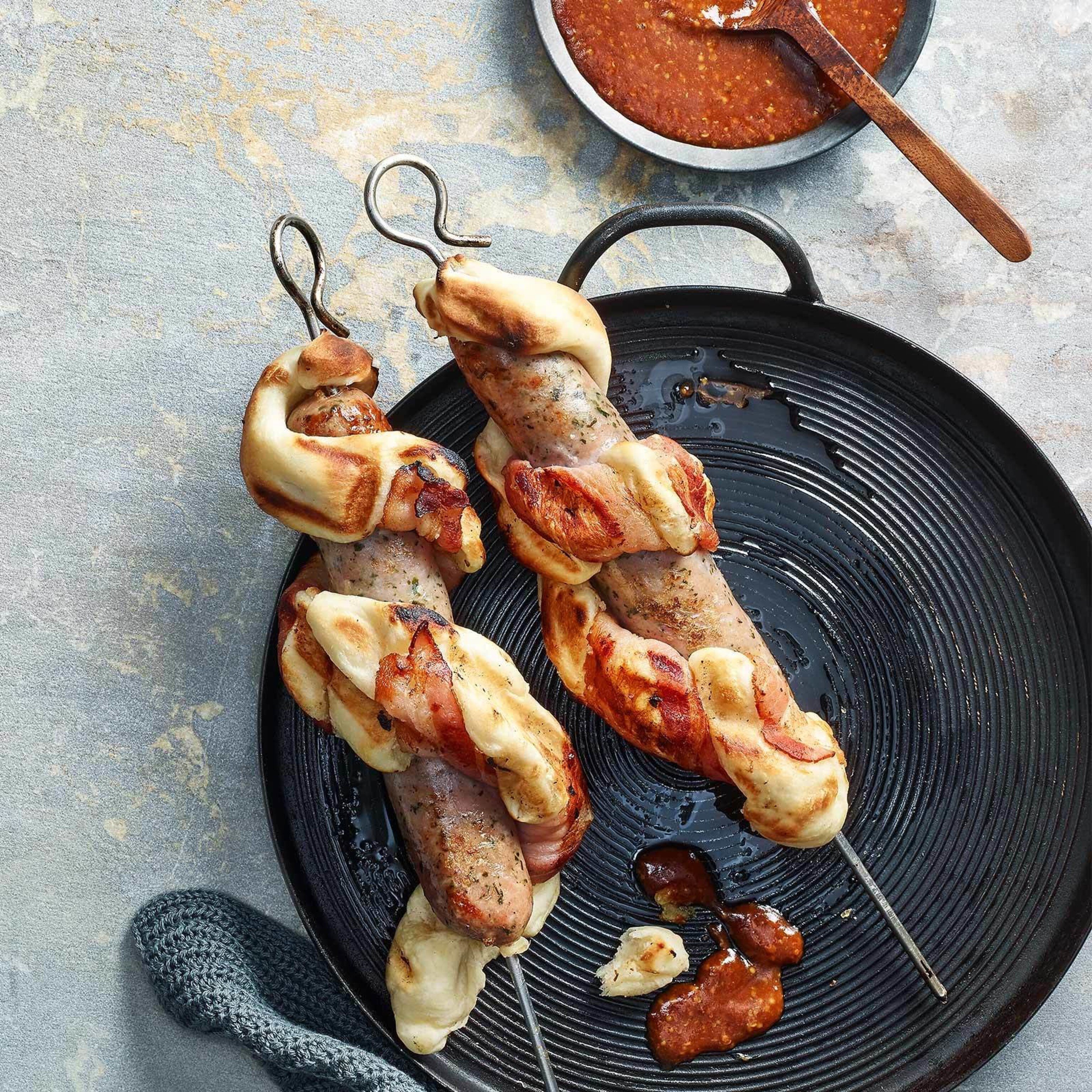 Glutenfreie Wurst-Brot-Spiesse