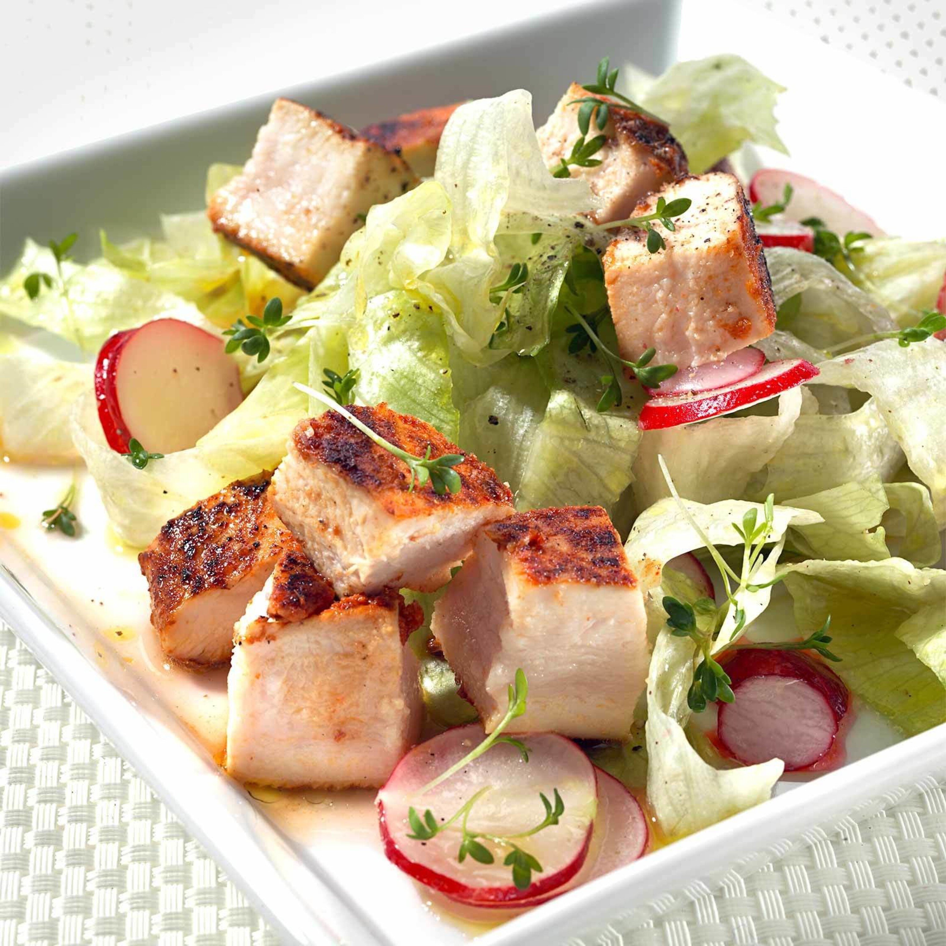 Eisbergsalat mit Poulet