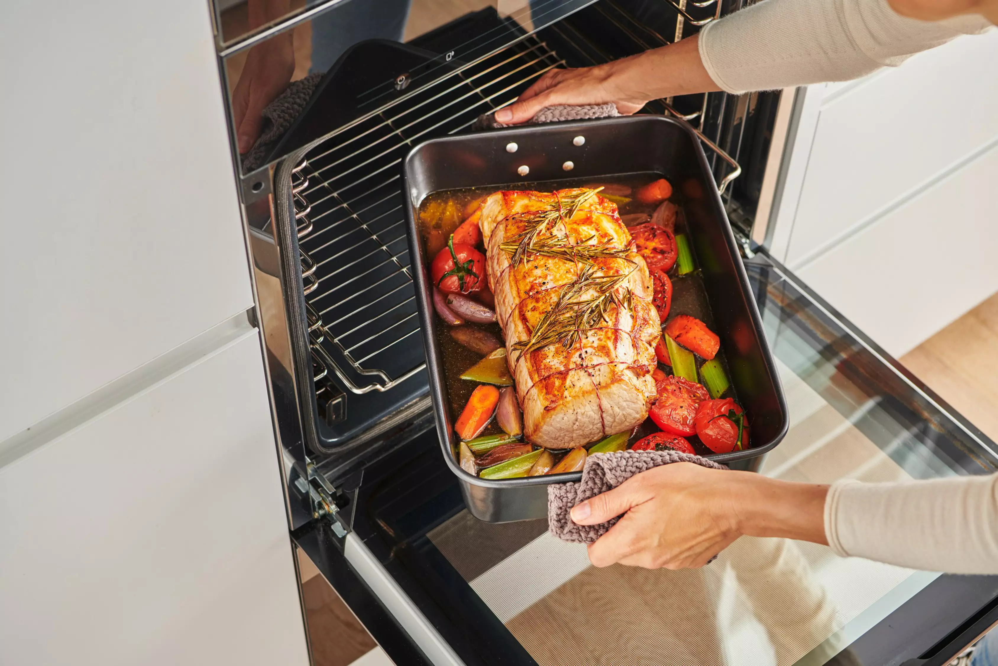 Ofenform mit Rosteinsatz, hoher Rand, 40x28x8 cm | Betty Bossi