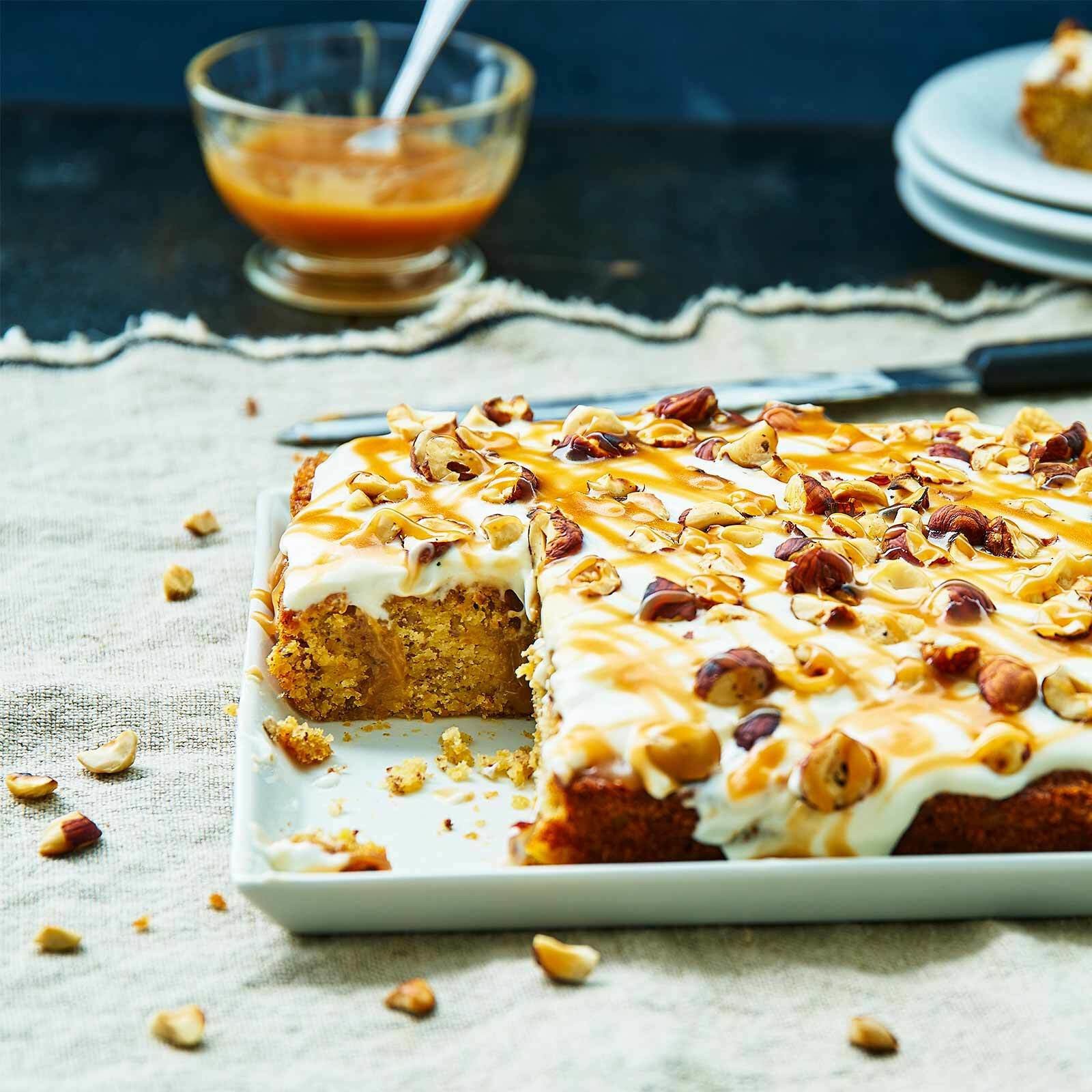 Pumpkin-Poke-Cake