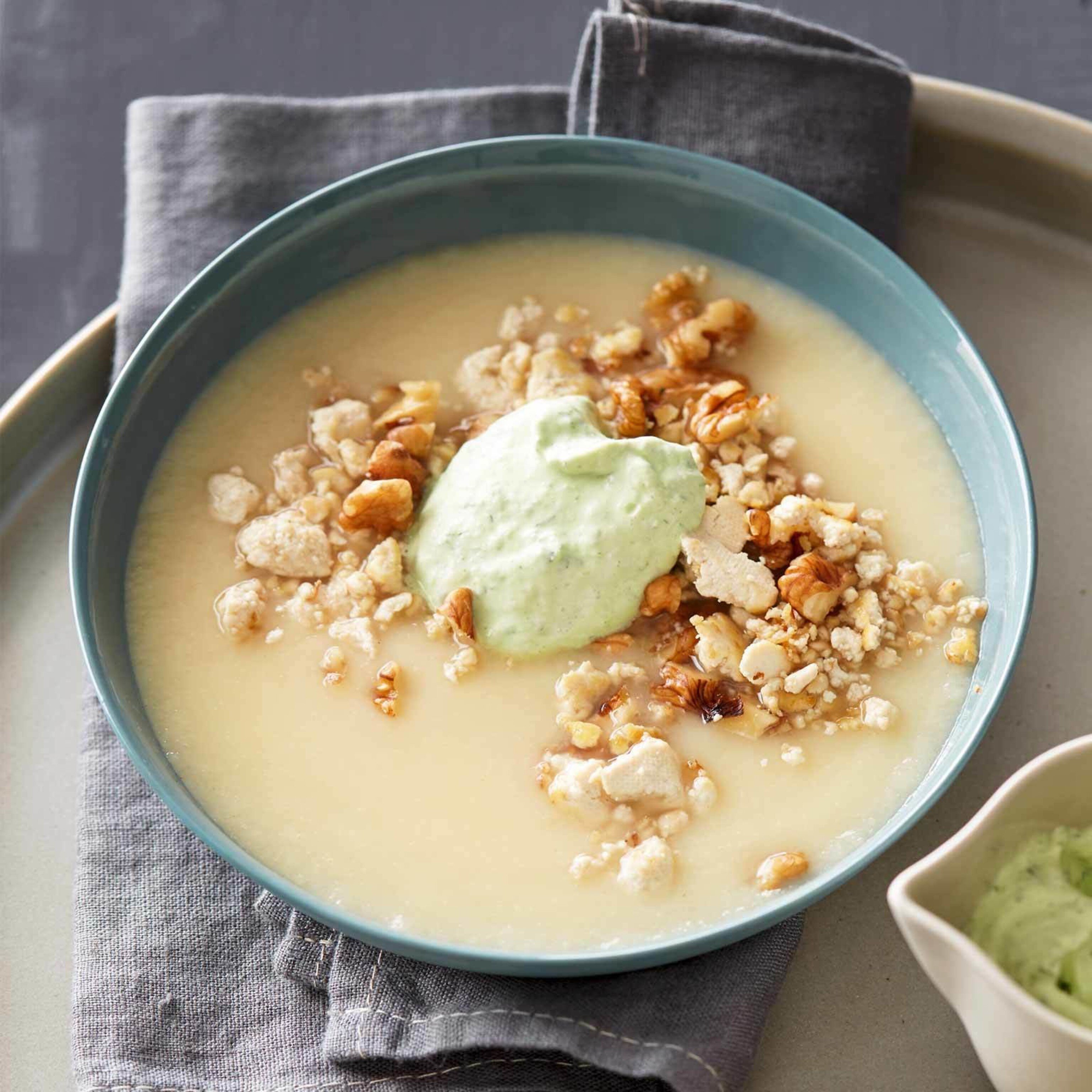 Pastinakensuppe mit Crumble