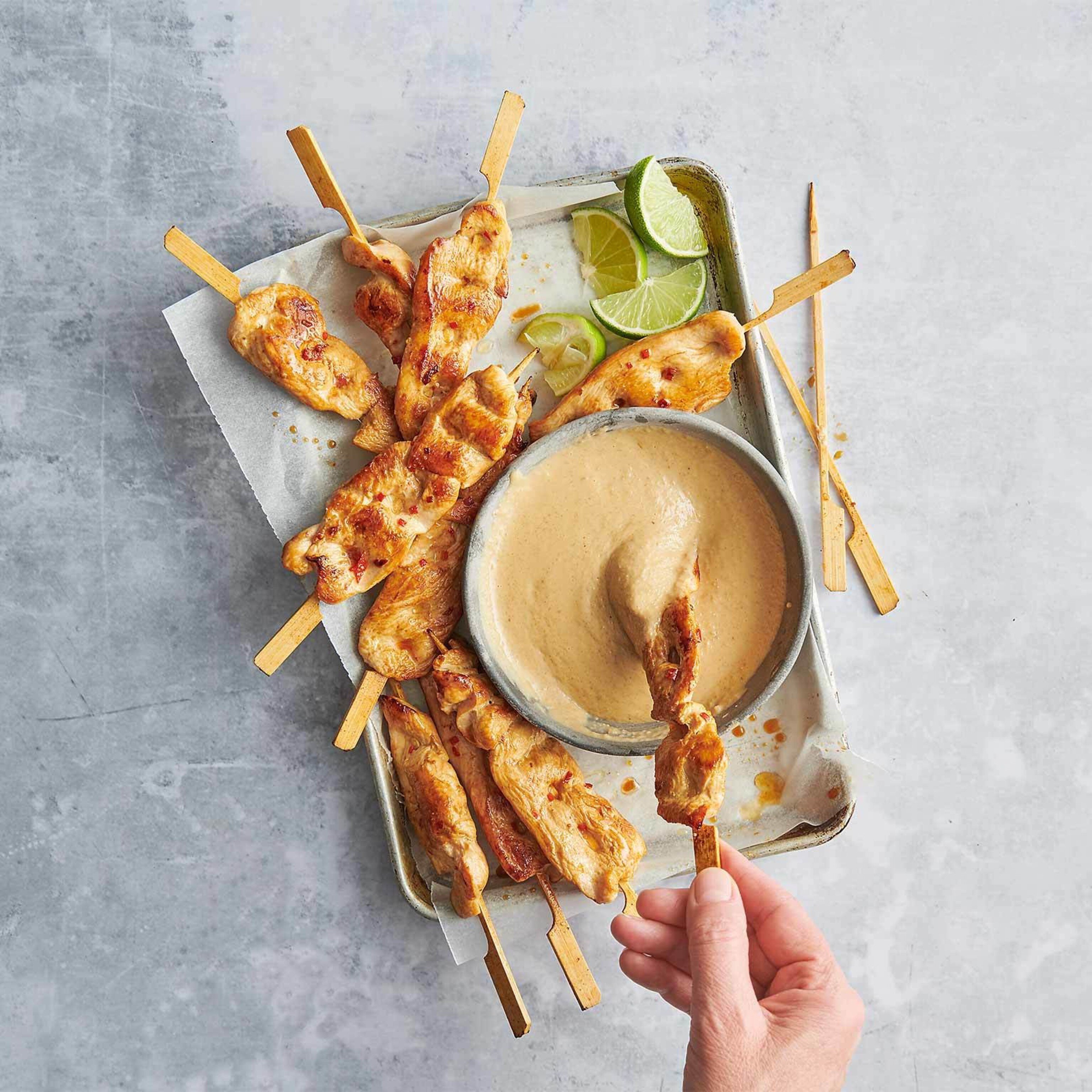Satay mit Erdnusssauce