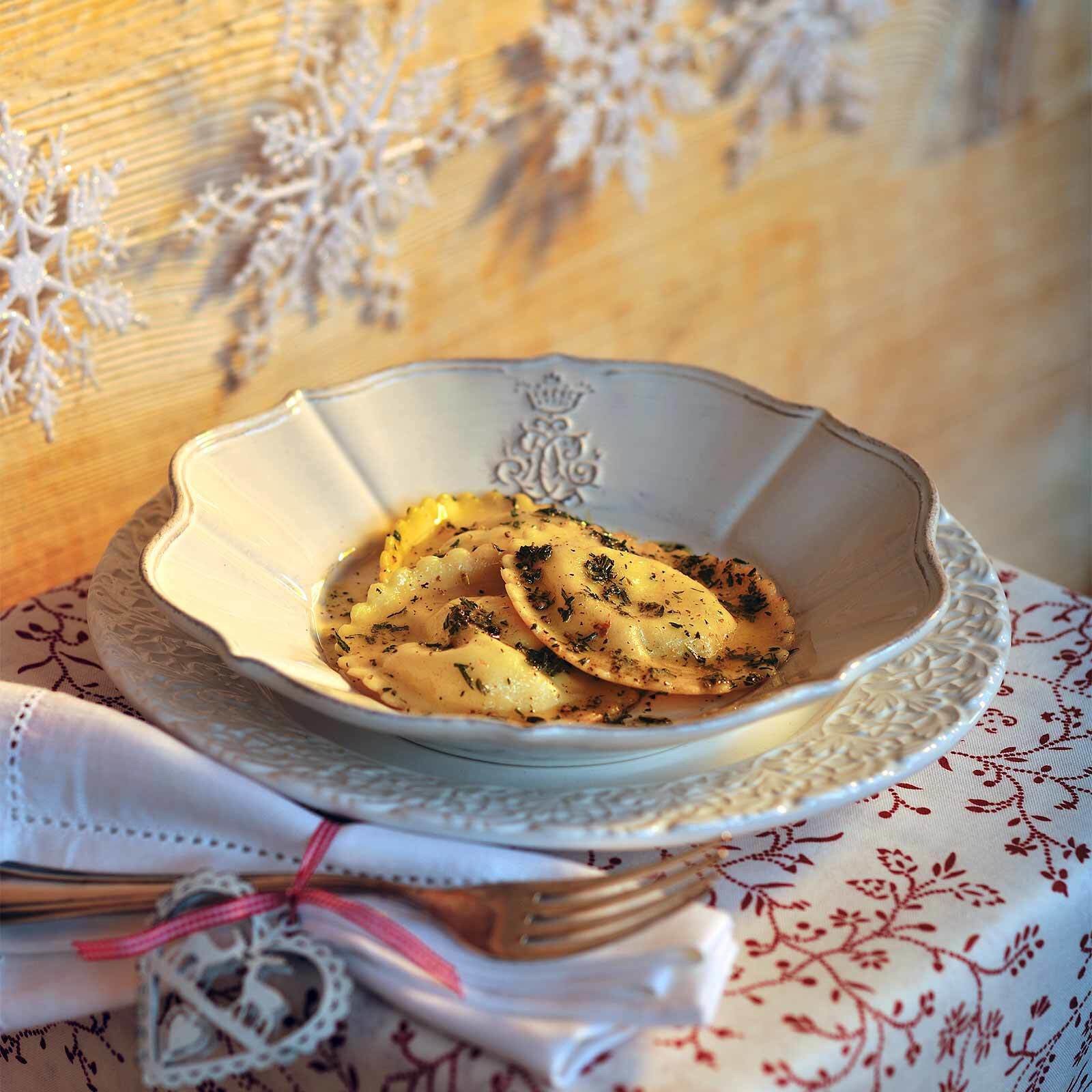 Frischkäse-Ravioli mit Kräutern