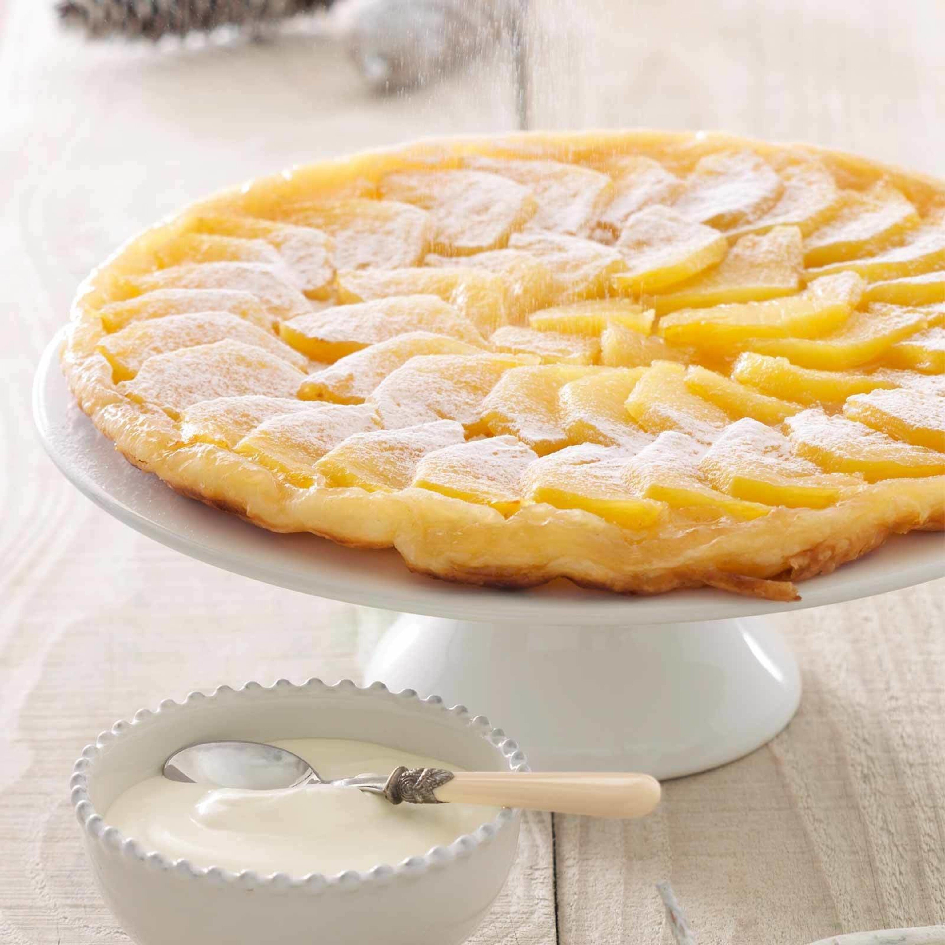 Tatin à l’ananas et crème au kirsch