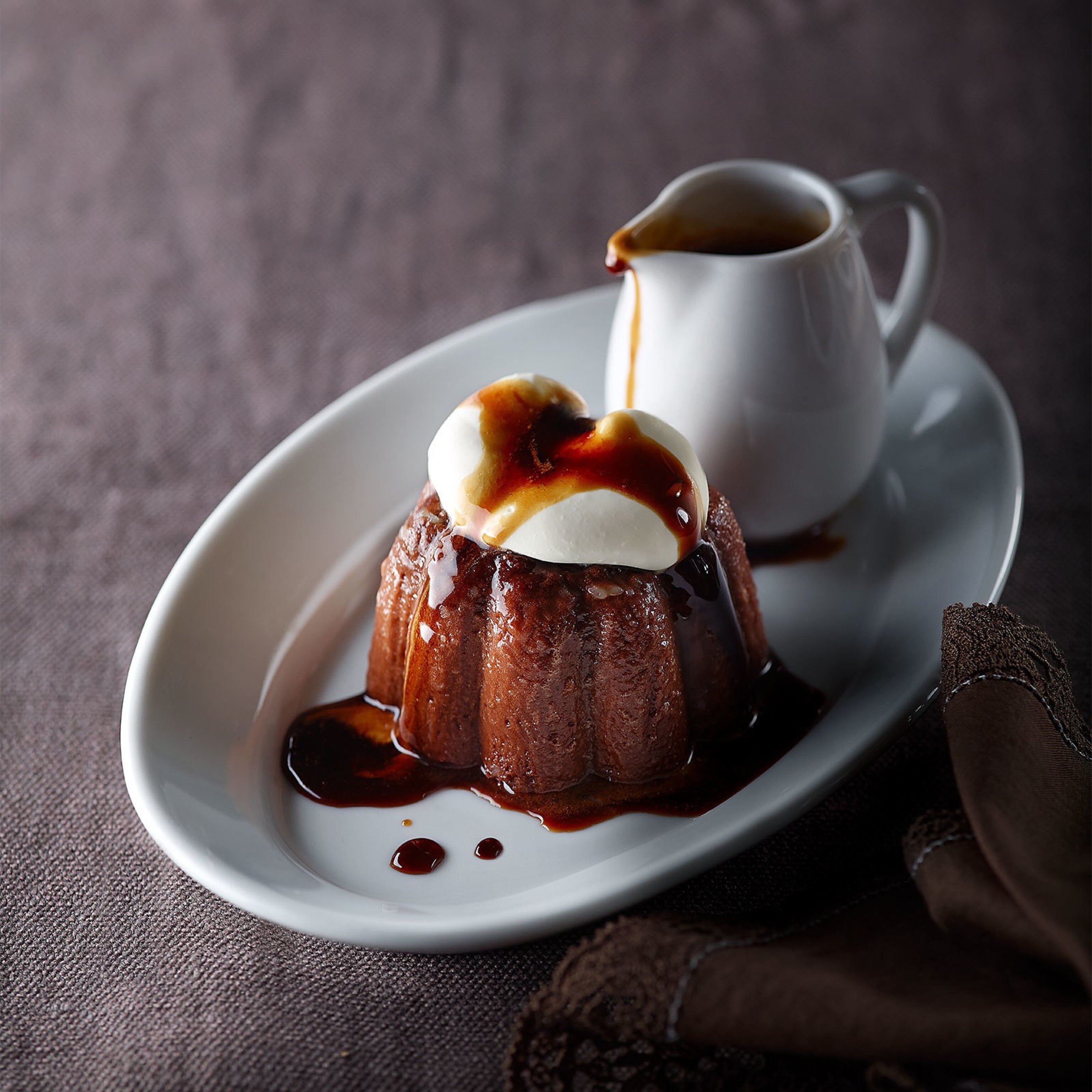 Schokoladepudding mit Kaffeelikör-Rahm