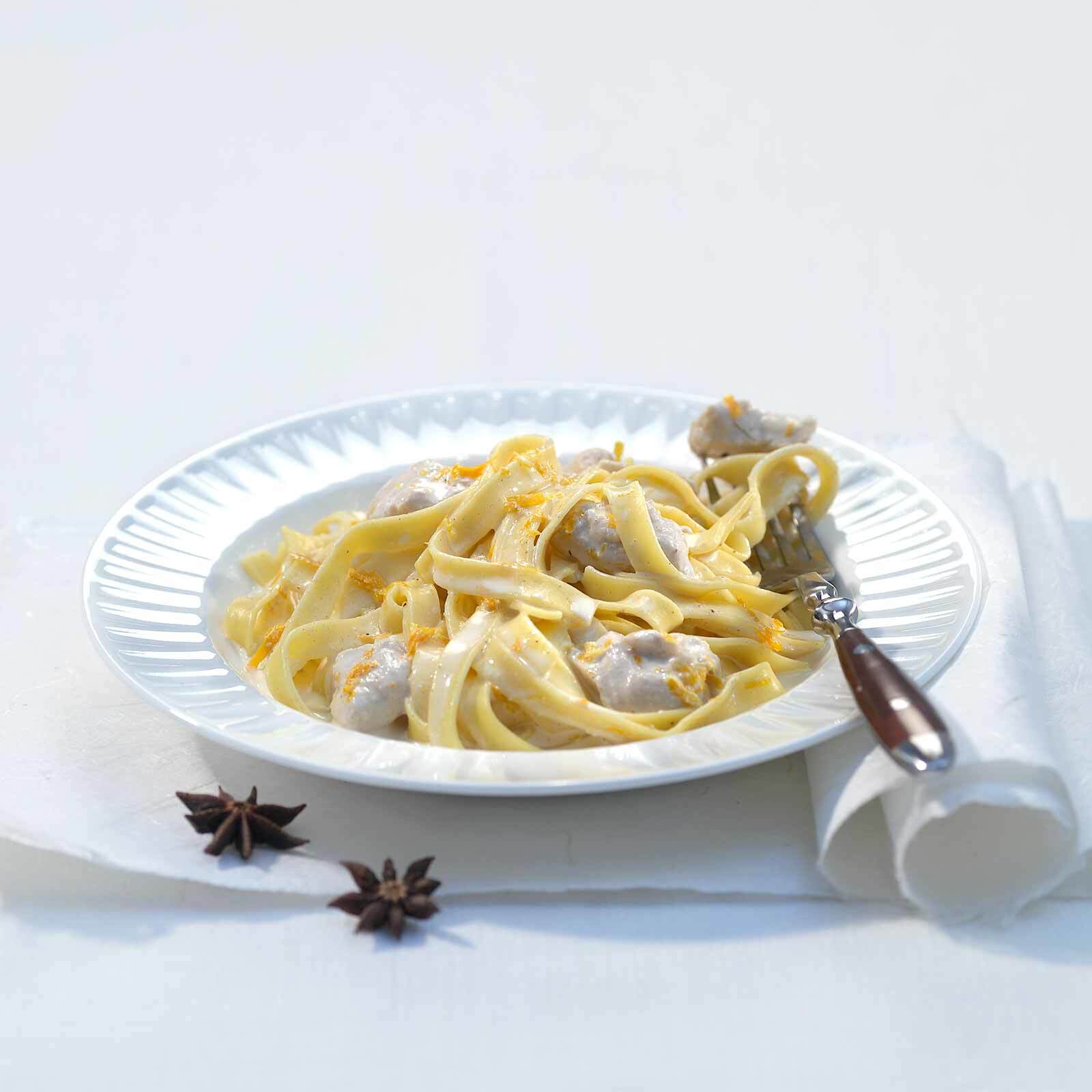 Tagliatelle mit Orangen-Poulet