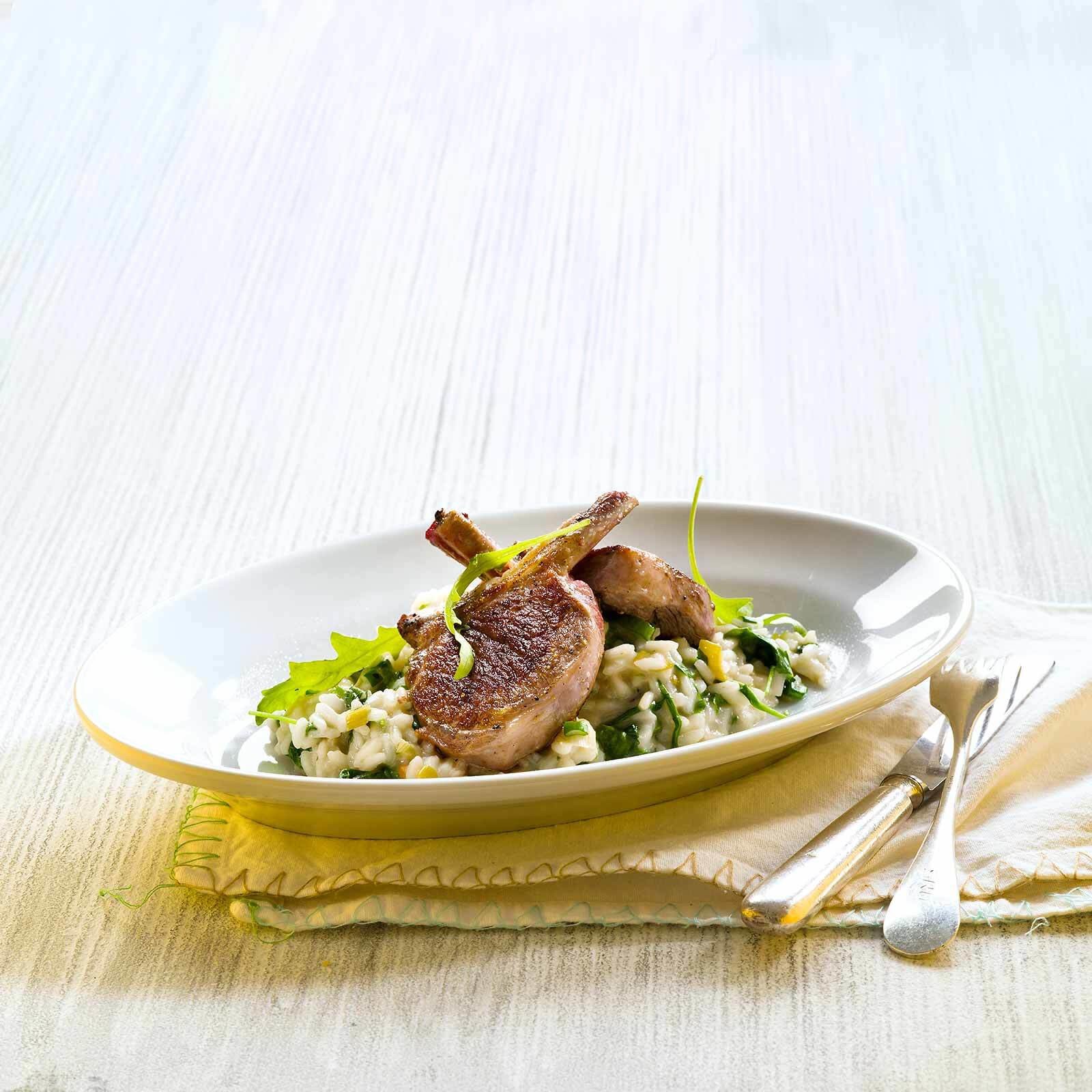 Risotto verde mit Lammkoteletts