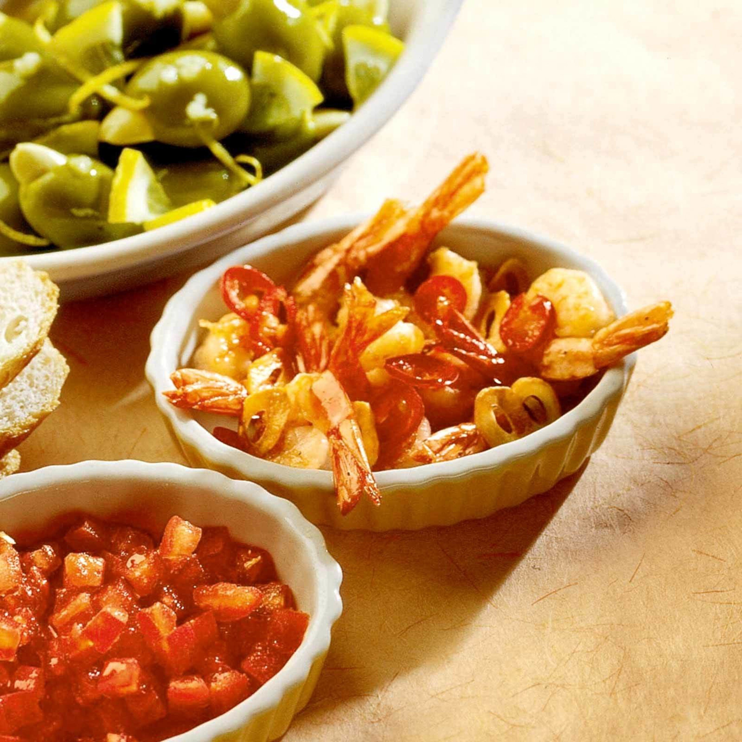 Crevettes à l’ail (Gambas al ajillo)