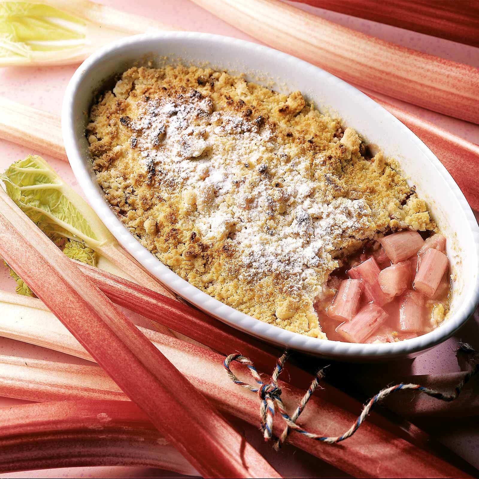 Rhubarb crumble