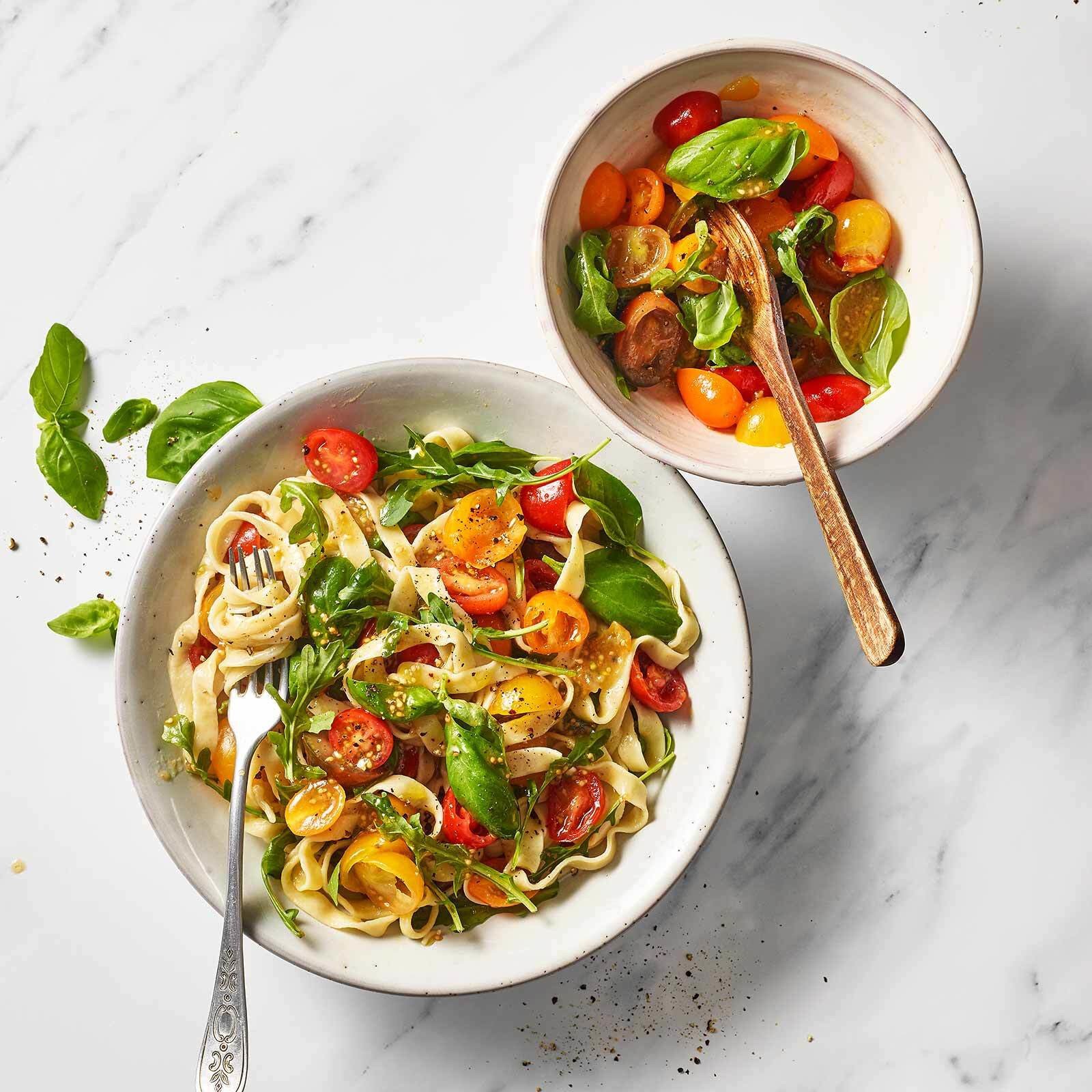 Tagliatelle mit roher Cherry-Tomatensauce