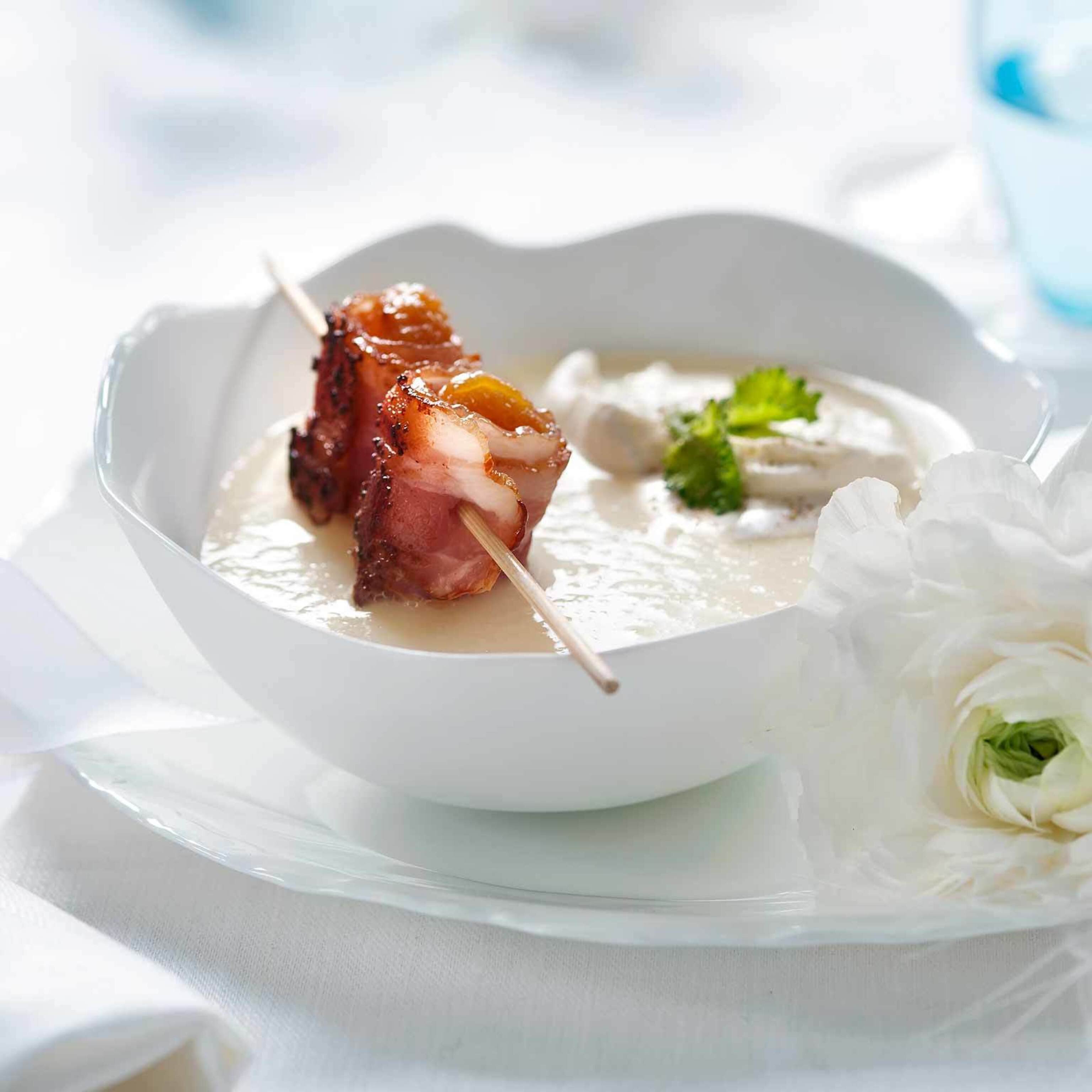 Kohlrabisuppe mit Speckaprikosen