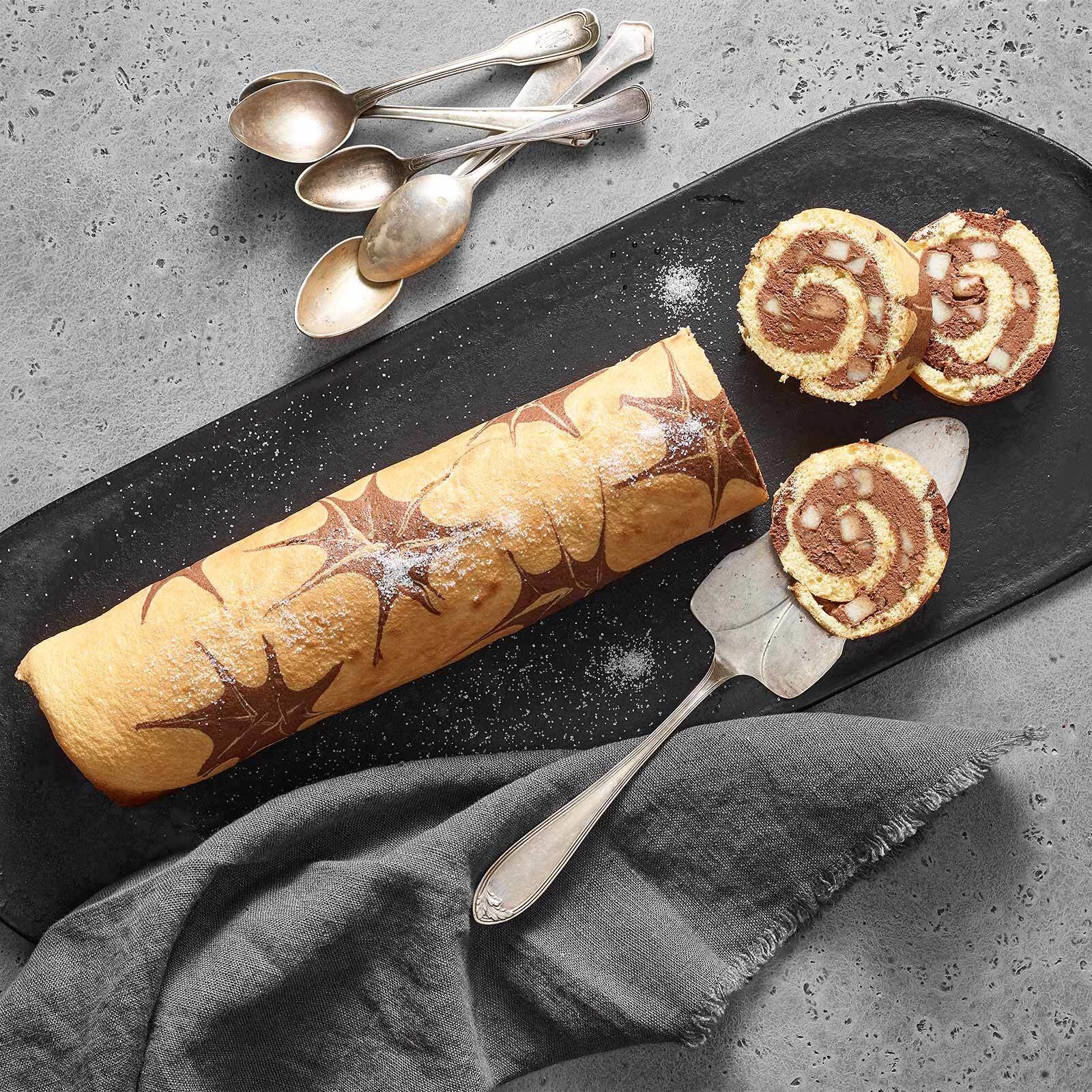 Sternen-Roulade mit Schokolade-Füllung