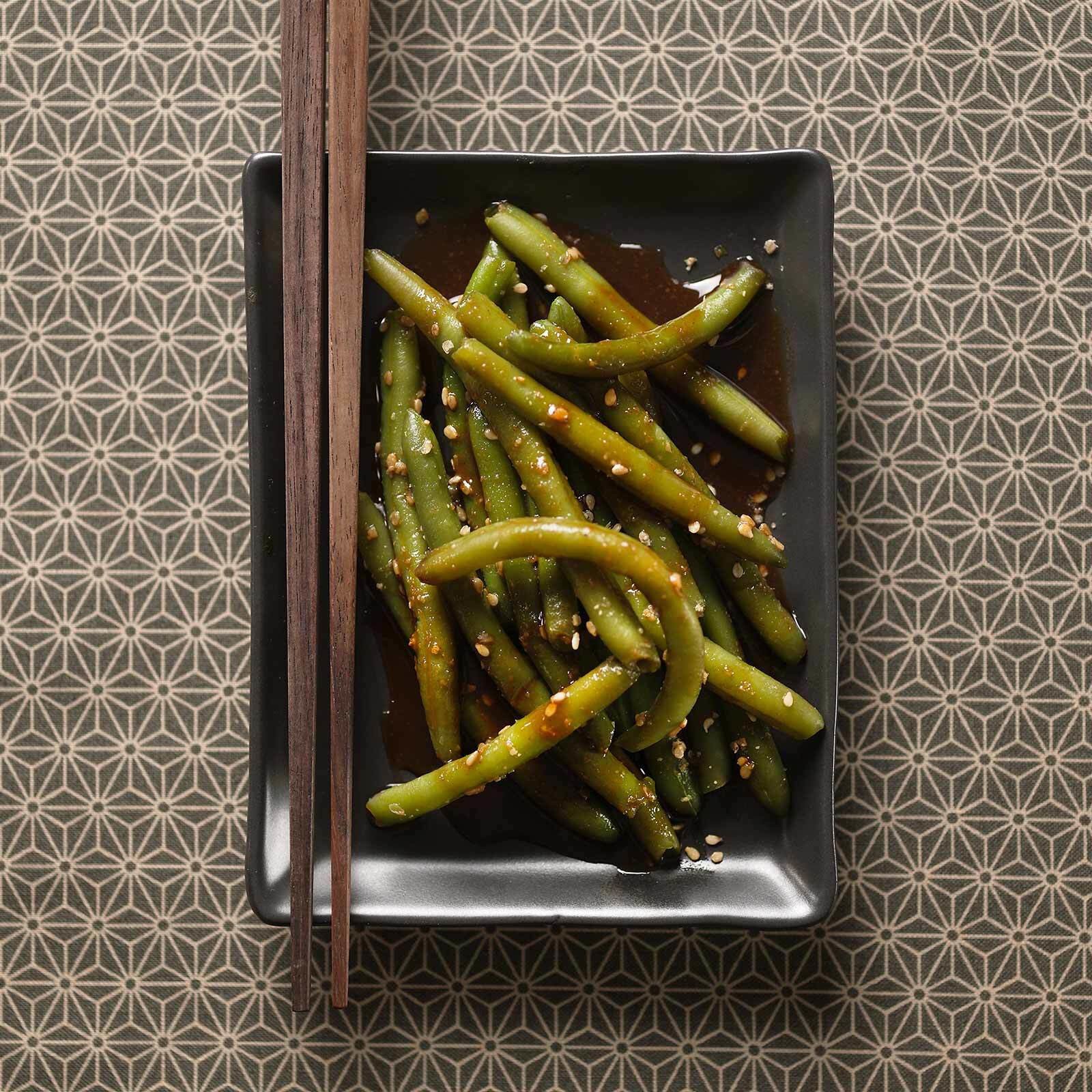 Bohnensalat an Sesamsauce