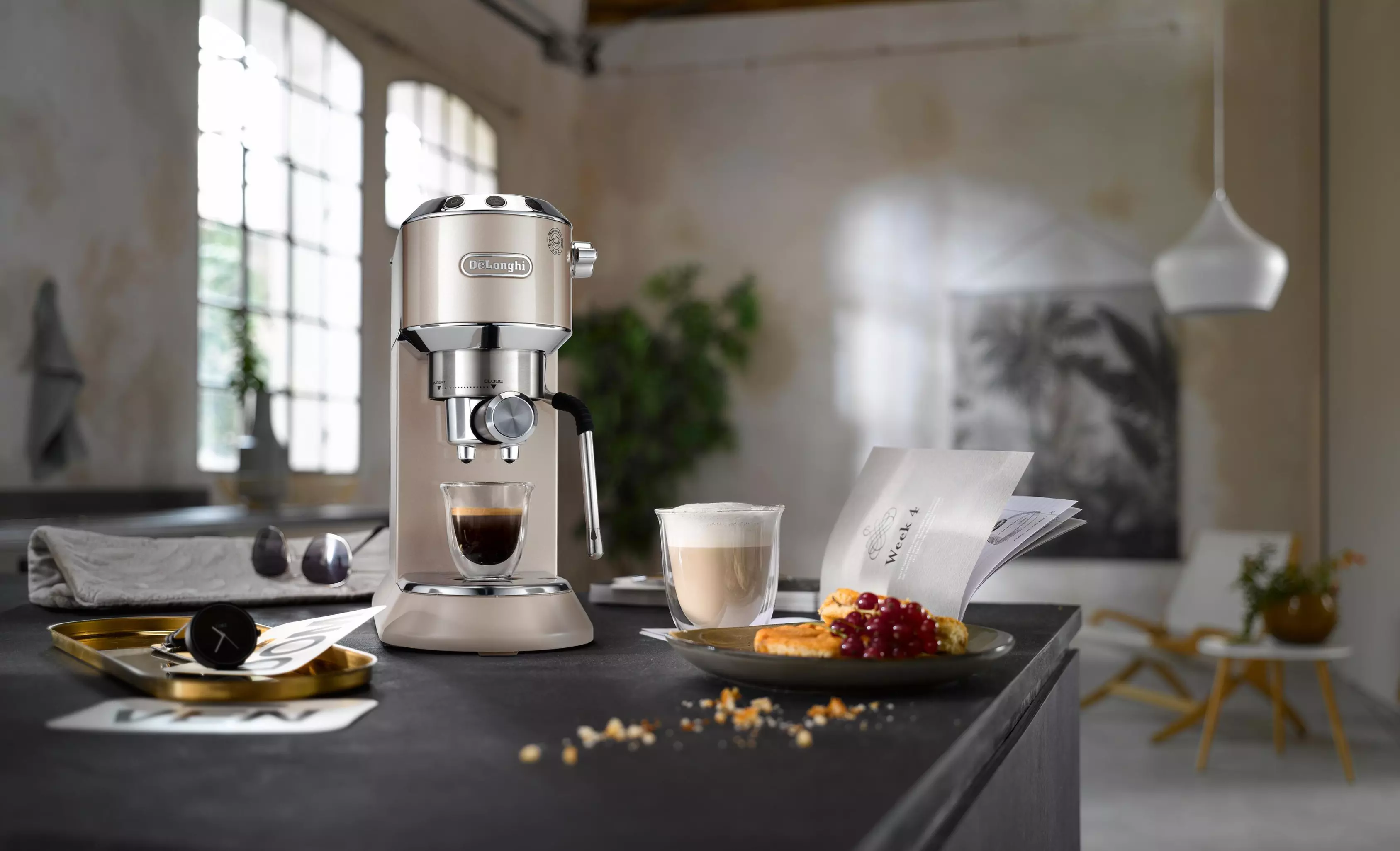 De'Longhi Siebträgermaschine Dedica Arte EC885.GY, beige | Betty Bossi