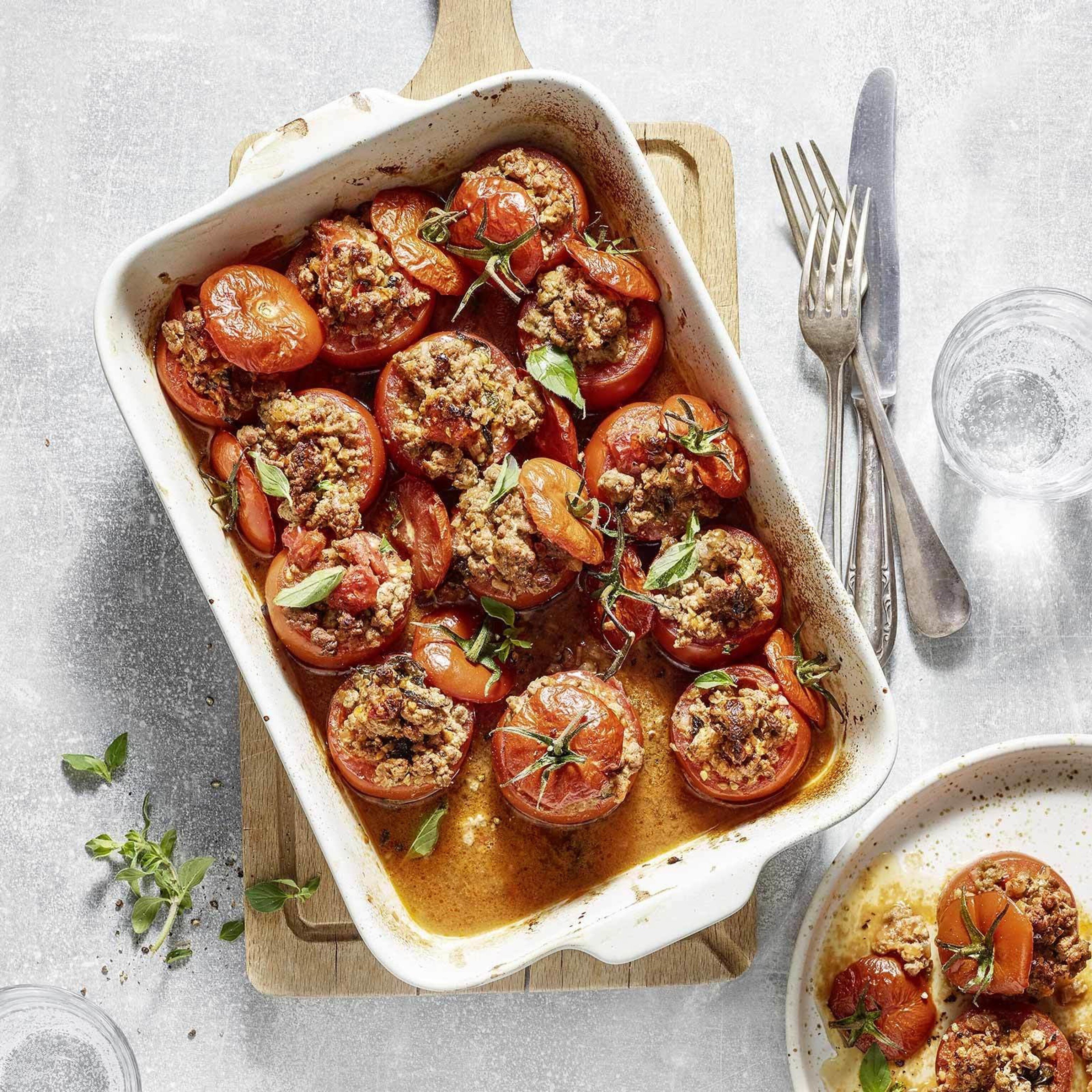 Gefüllte Tomaten mit Hackfleisch