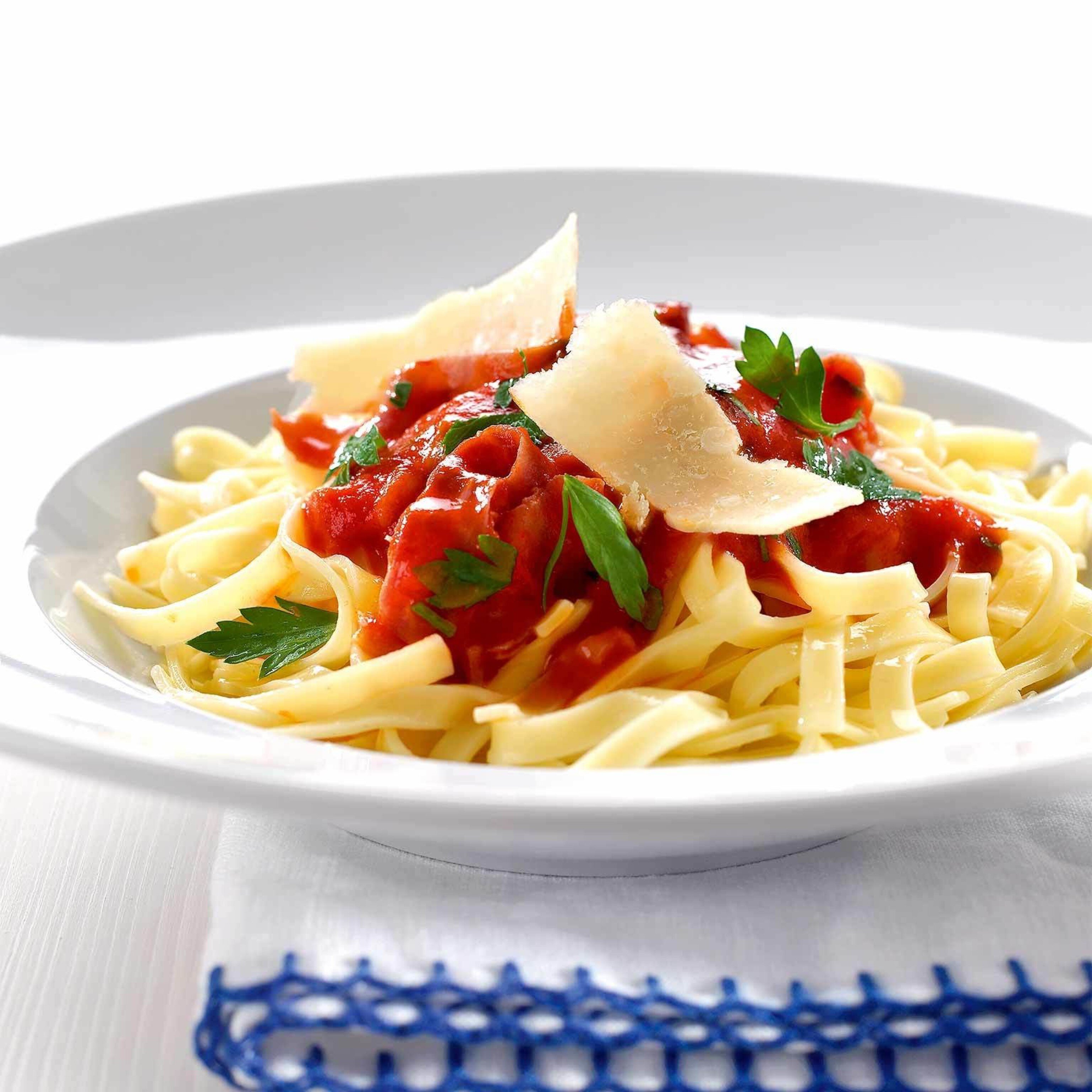 Tagliatelle pomodoro e peperoni