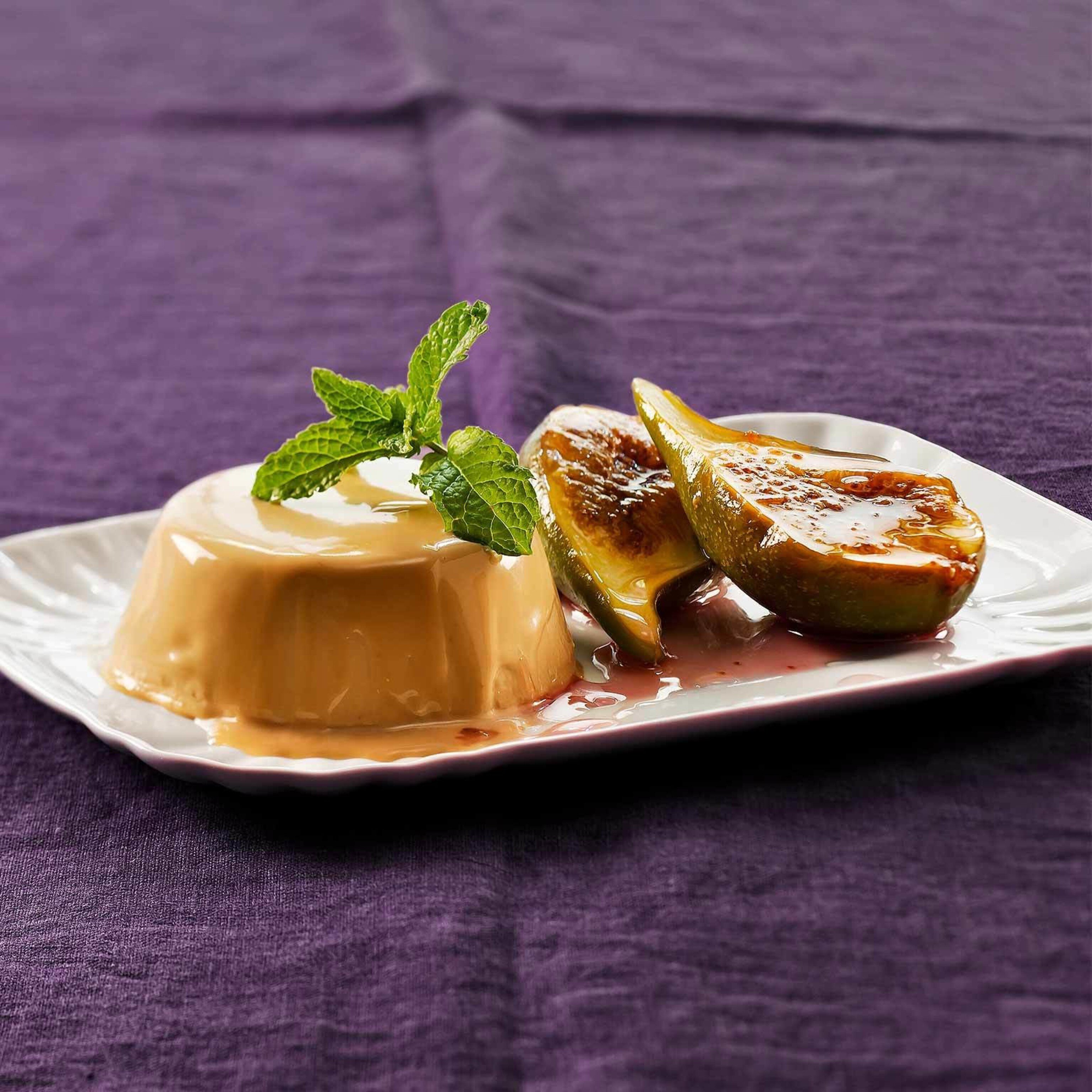 Caramel-Panna-cotta mit Portweinfeigen