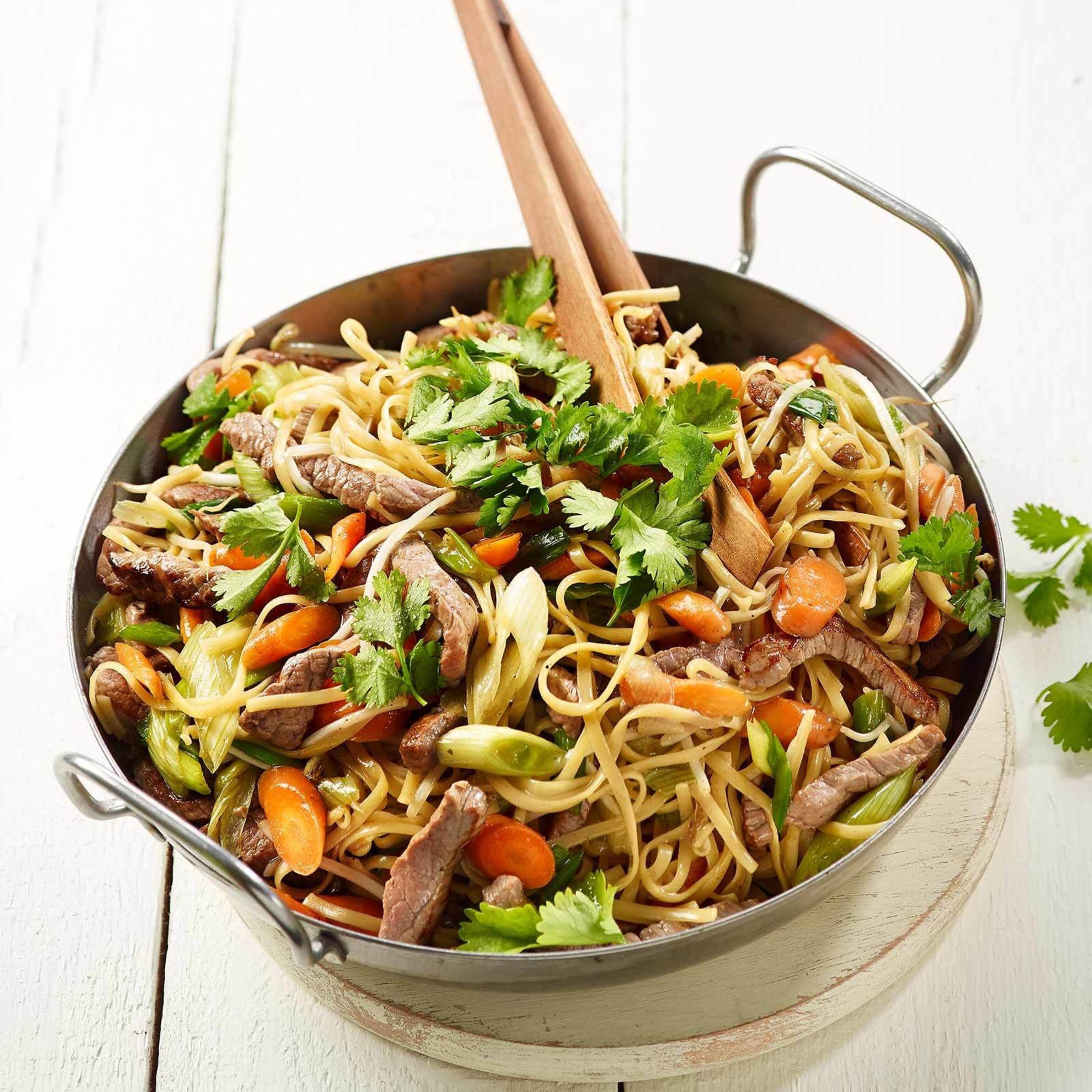 Gemüse-Wok mit Rindfleisch