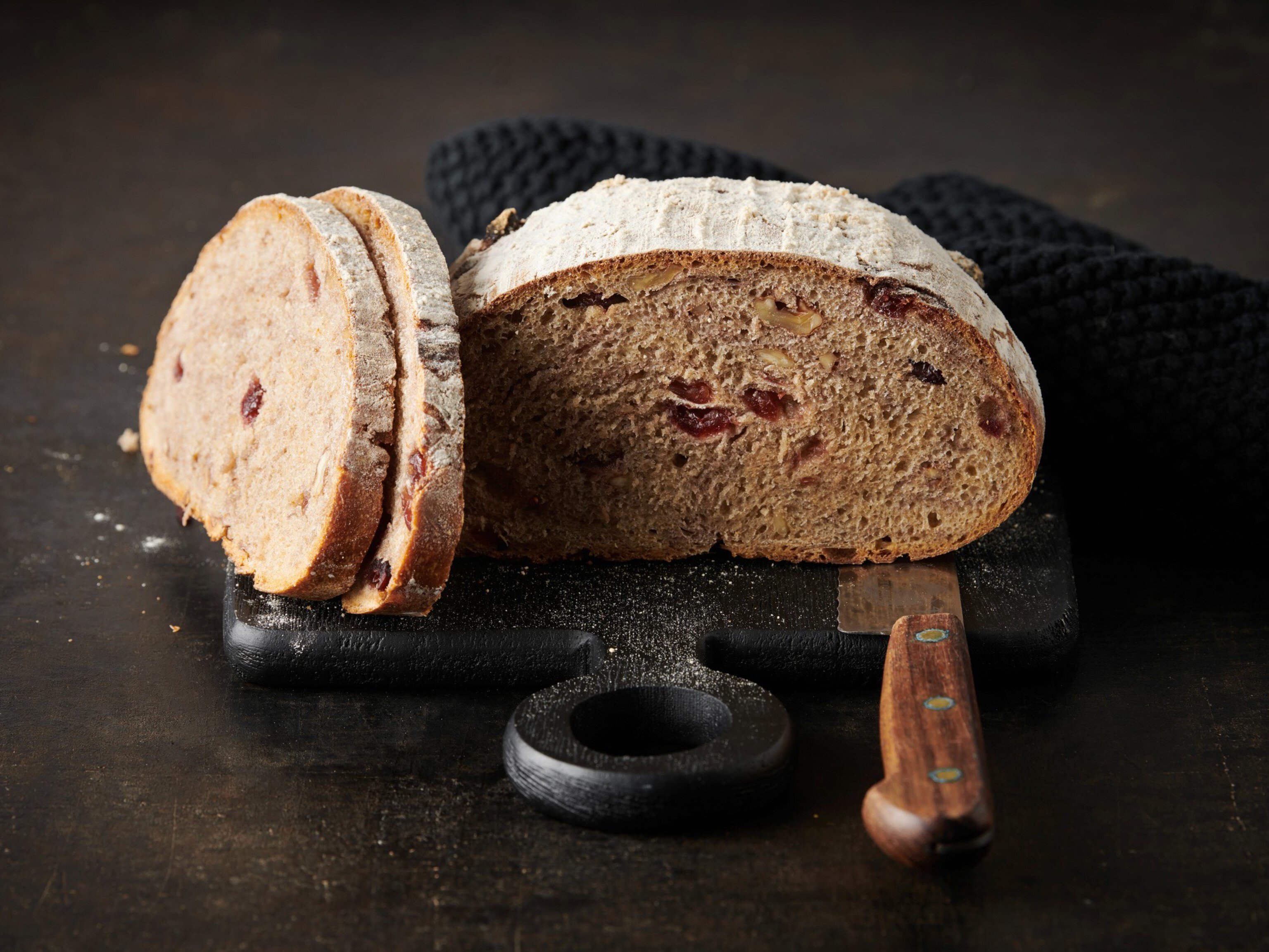 Pain au levain aux fruits